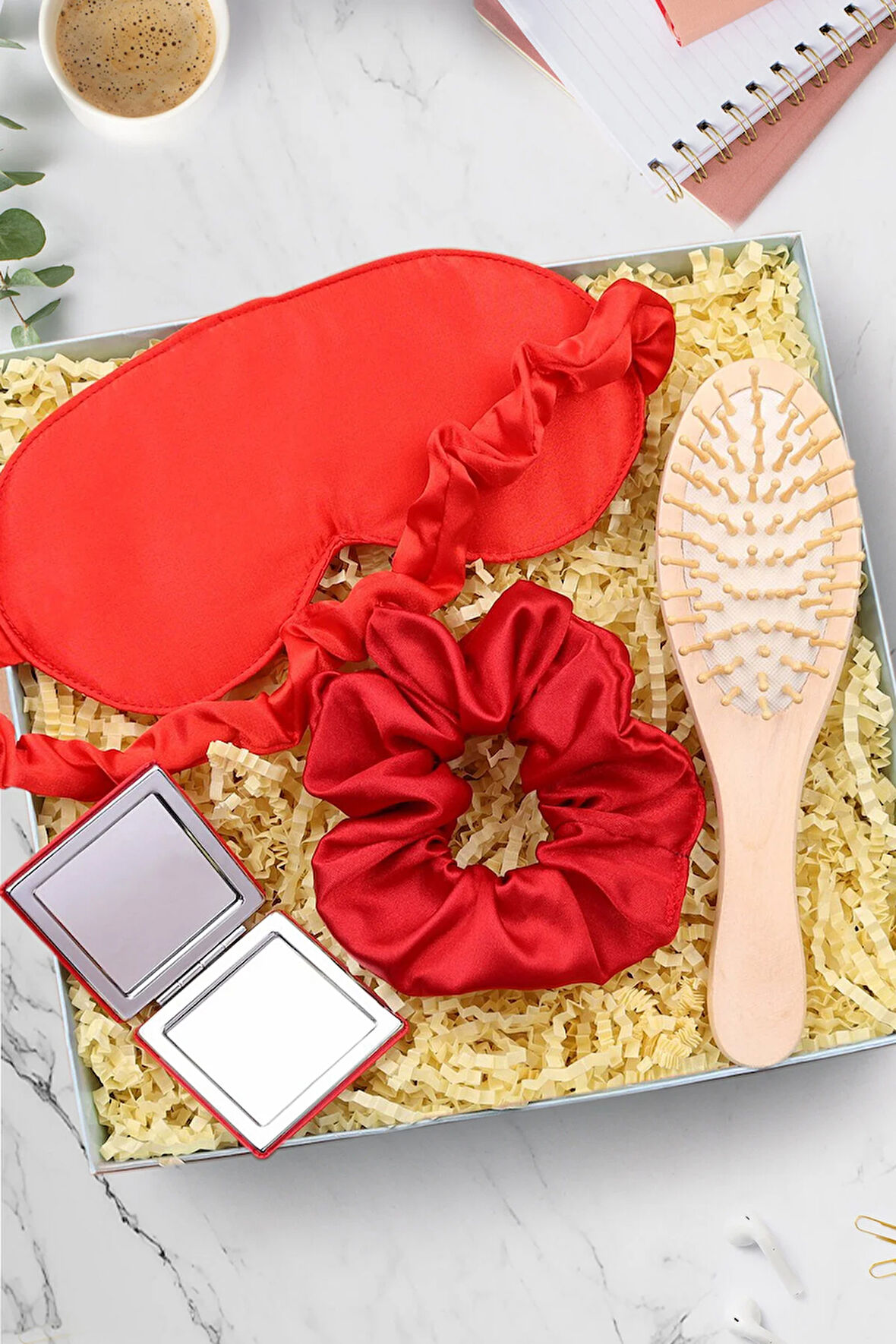 Saten Uyku Bandı & Saten Toka & Ahşap Tarak & Kırmızı El Aynası Hediye Seti