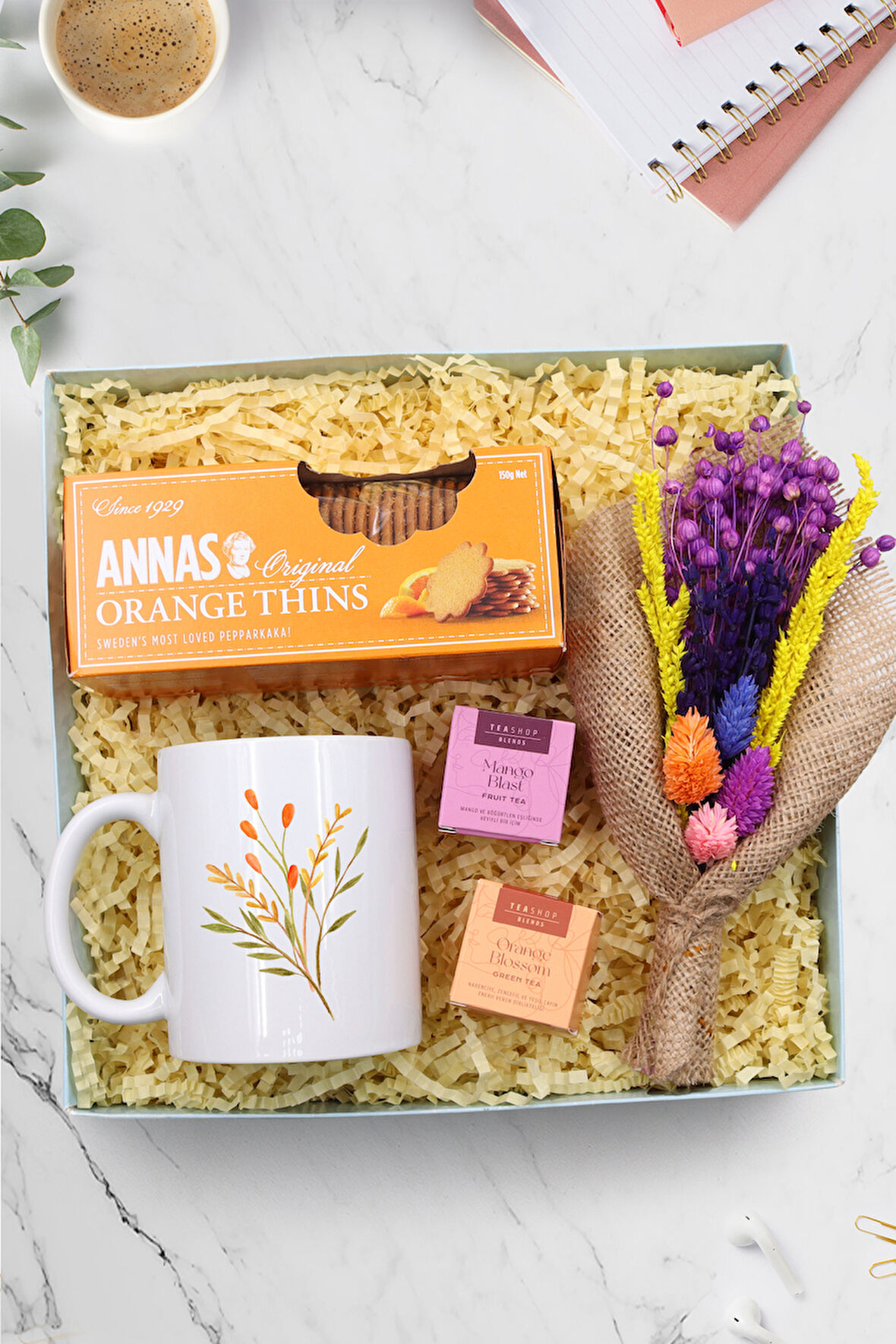 Çiçek Kupa & Annas Kurabiye & Teashop 2'li Bitki Çayı & Kurutulmuş Çiçek Buketi Hediye Seti