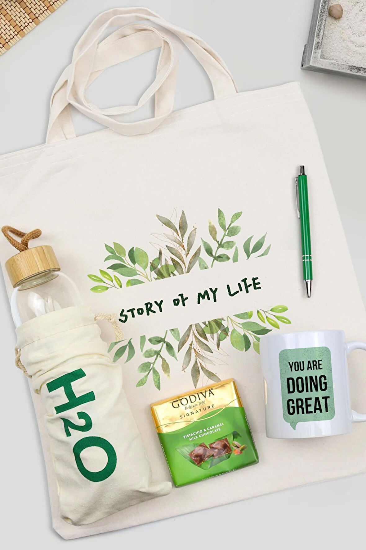 Bez Çanta & Bambu Kapaklı Cam Matara & Kupa & Godiva Çikolata & Yeşil Tükenmez Kalem Hediye Seti