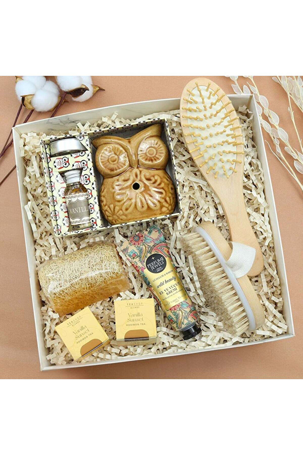 Buhurdanlık & Lifli Sabun & Atkılı Fırça & Tarak & Bitki Çayı & El ve Vücut Kremi Spa Hediye Seti