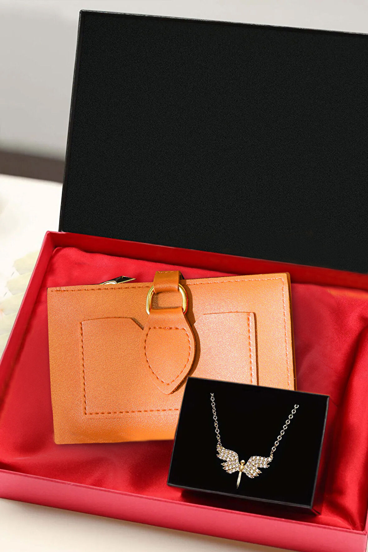 Turuncu Yumuşak Deri Cüzdan & Gold Renk Melek Kolye Hediye Seti