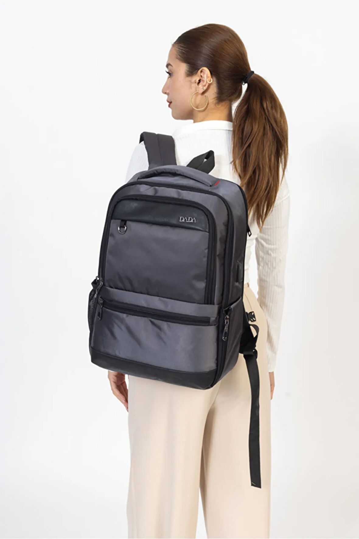 Su Geçirmez USB Şarjlı Sırt Çantası - 15'' Laptop ve 10'' Tablet Uyumluluğu, Körüklü Çanta