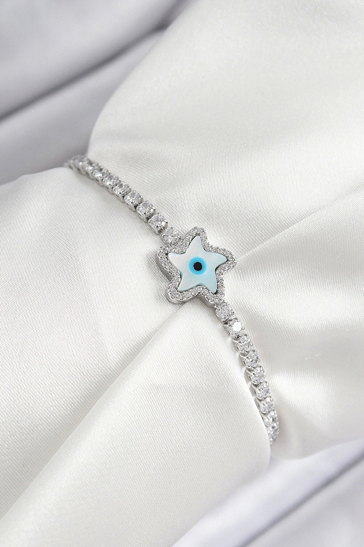 CEYLAN ADAM Pirinç Zirkon Taşlı Nazar Yıldız Model Gümüş Renk Asansörlü Kadın Bileklik