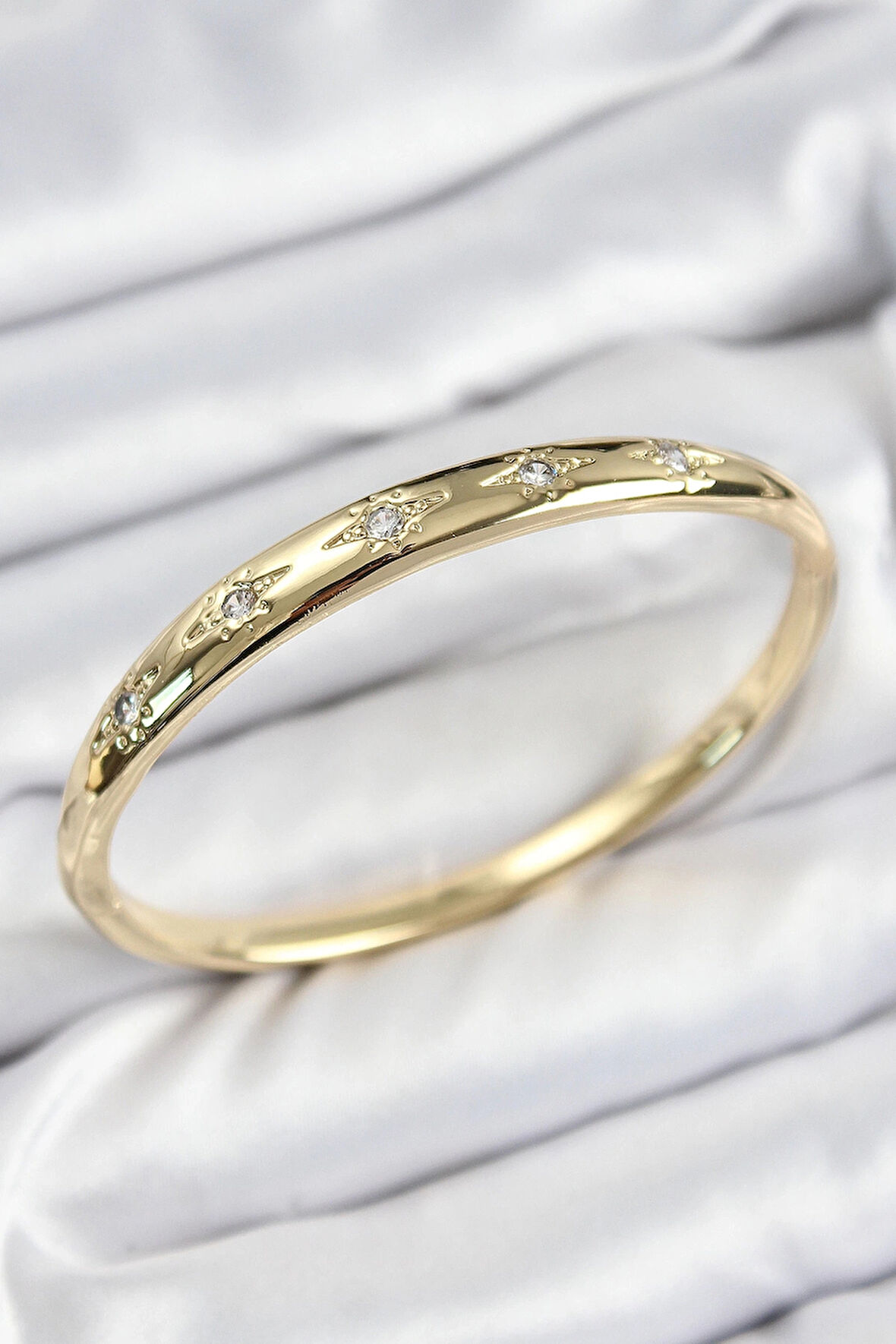 CEYLAN ADAM Pirinç Zirkon Taşlı Kutup Yıldızı Model Gold Renk Kadın Kelepçe