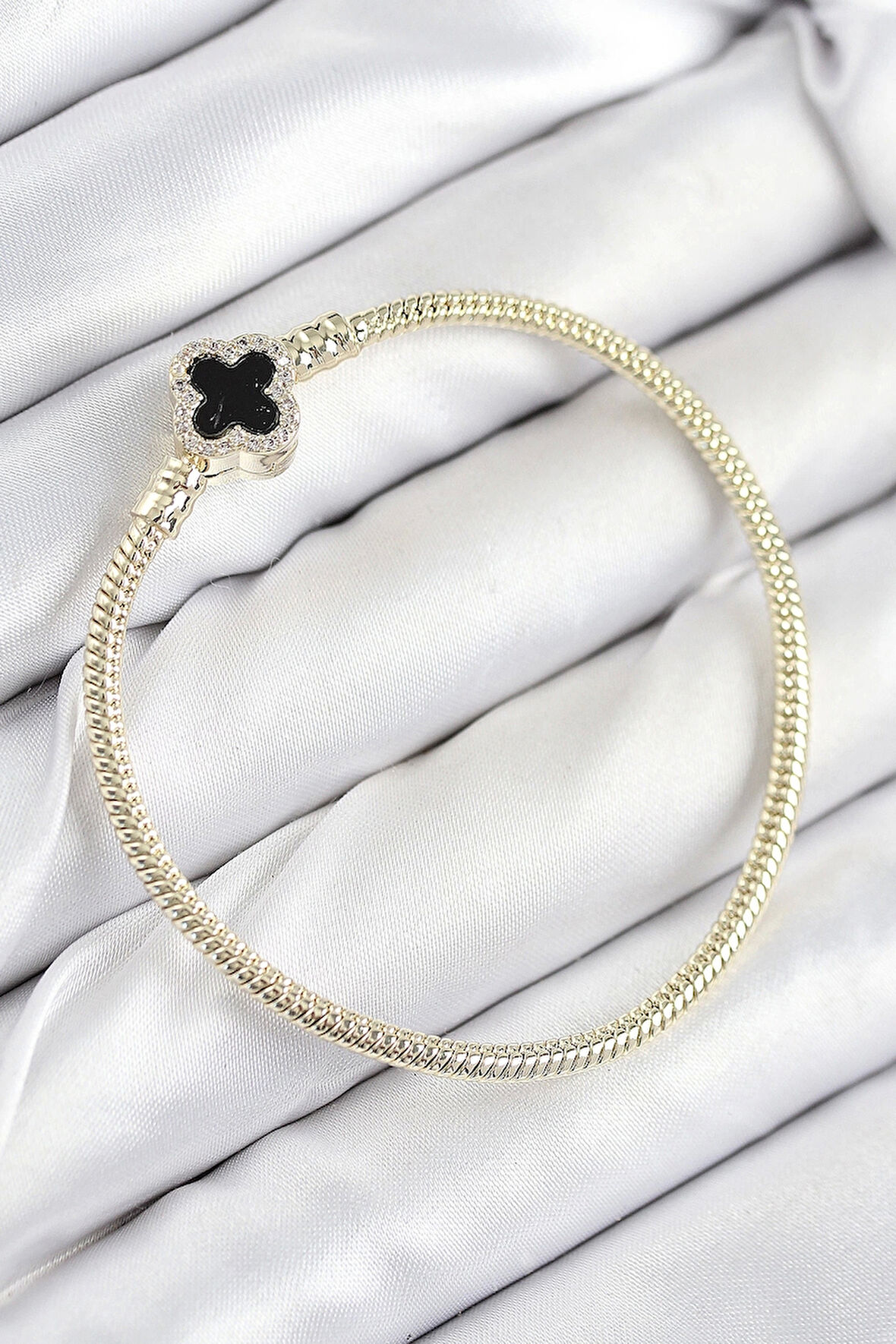 CEYLAN ADAM Pirinç Charm Zirkon Taşlı Yonca Model Gold Renk Kadın Bileklik