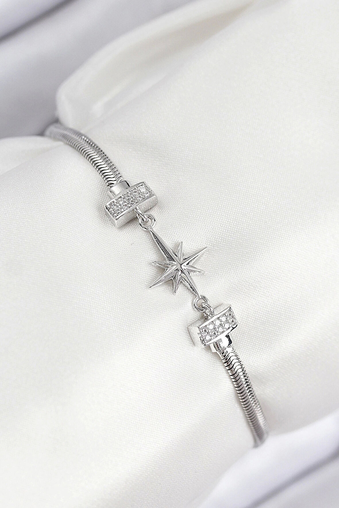 CEYLAN ADAM Pirinç Zirkon Taşlı Kutup Yıldızı Model Gümüş Renk Kadın Bileklik