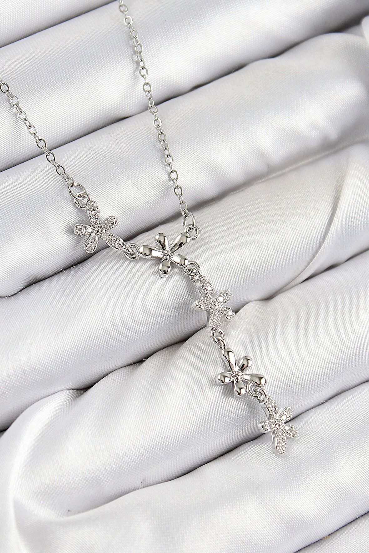 CEYLAN ADAM 316L Çelik Zirkon Taşlı Çiçek Model Gümüş Renk Kadın Kolye