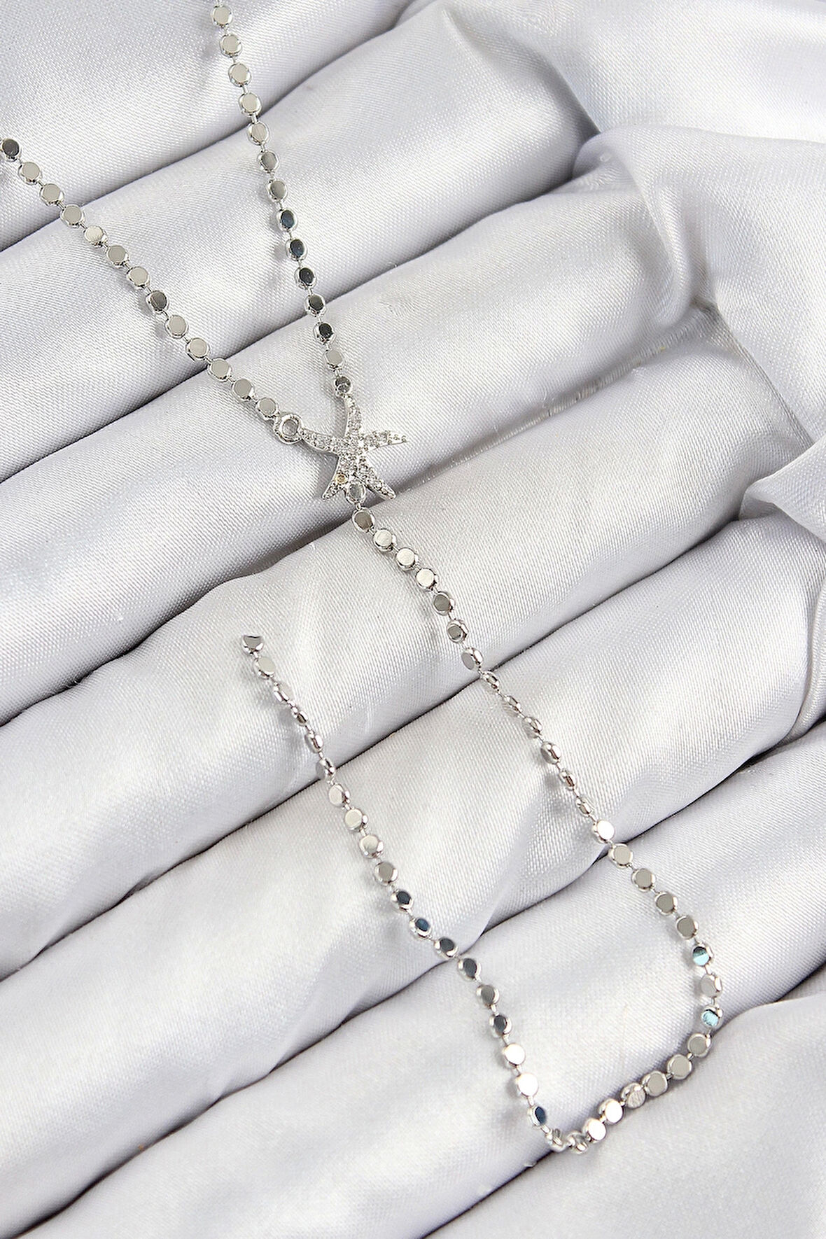 CEYLAN ADAM Pirinç Zirkon Taşlı Ezme Zincirli Deniz Yıldızı Model Gümüş Renk Y Kolye