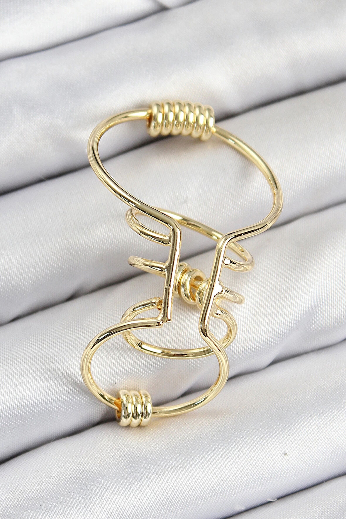 CEYLAN ADAM Pirinç Halkalı Model Gold Renk Kıkırdak Küpe