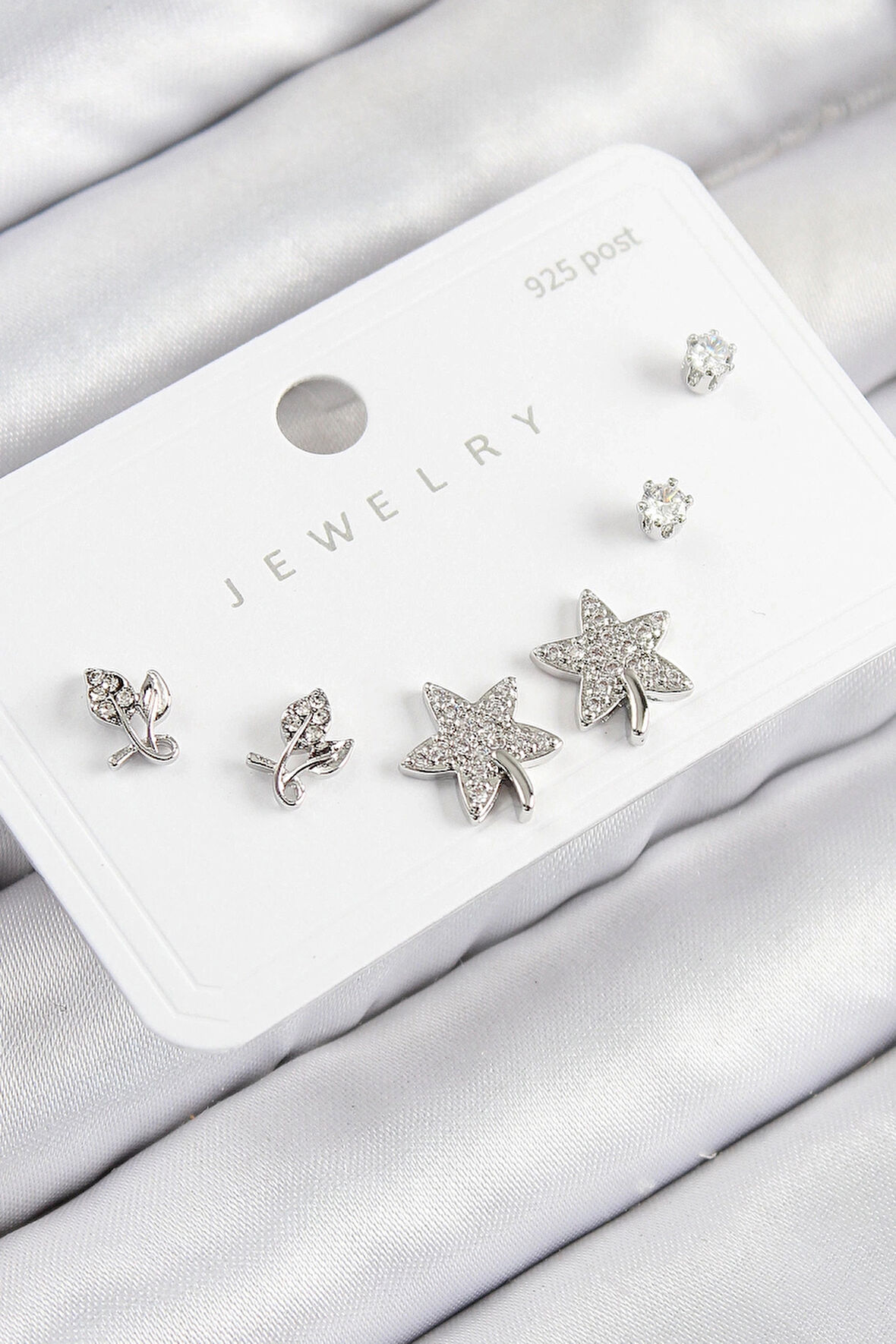 CEYLAN ADAM Pirinç Zirkon Taşlı Yıldız Ve Gül Model Gümüş Renk 925 Ayar Gümüş Çivi Kadın Küpe Set