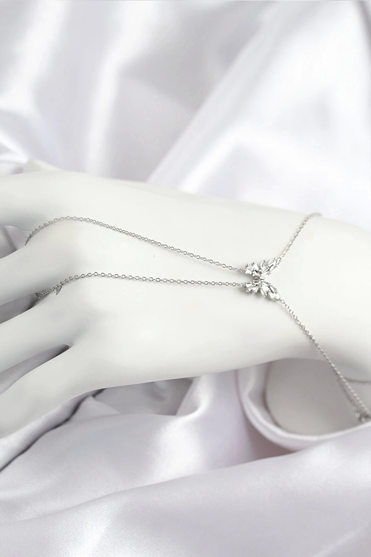 CEYLAN ADAM Pirinç Zirkon Taşlı Kelebek Model Gümüş Renk Şahmeran