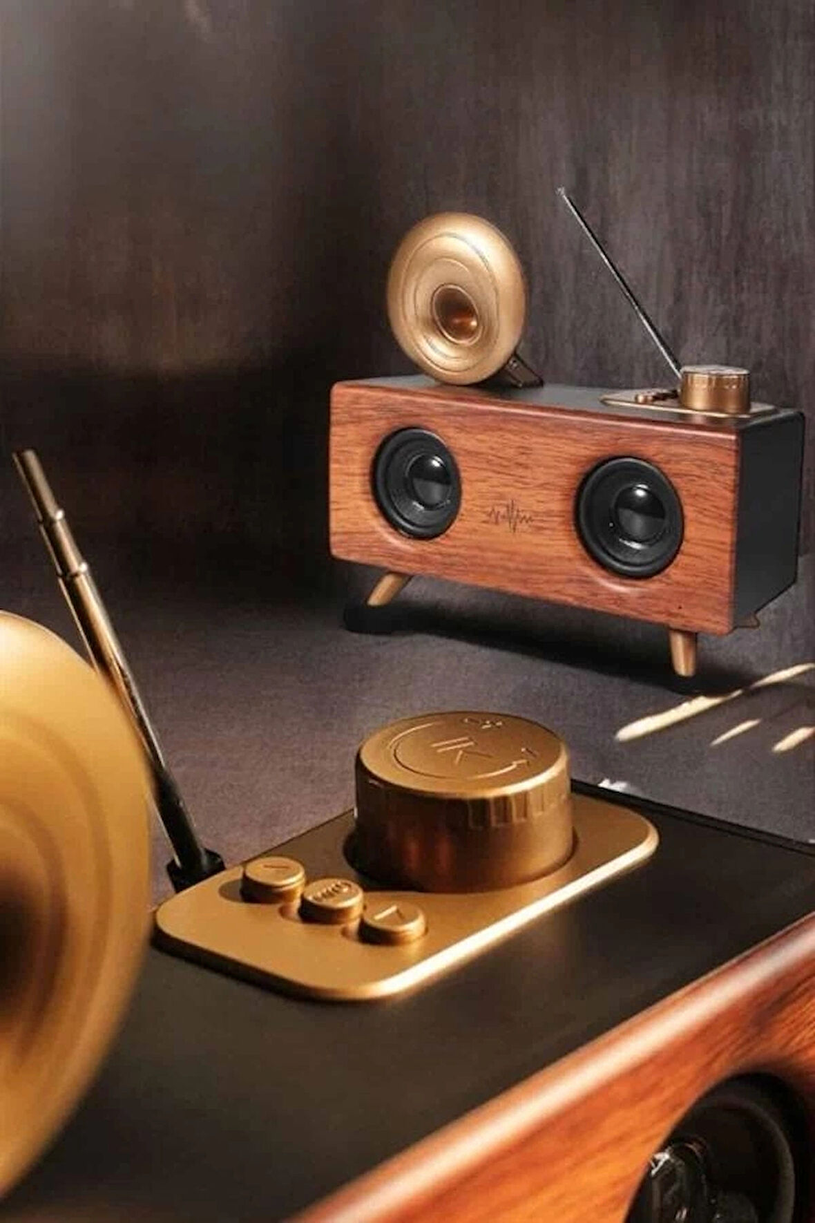 CEYLAN ADAM Nostaljik Görünümlü Bluetooth Bağlantılı Speaker