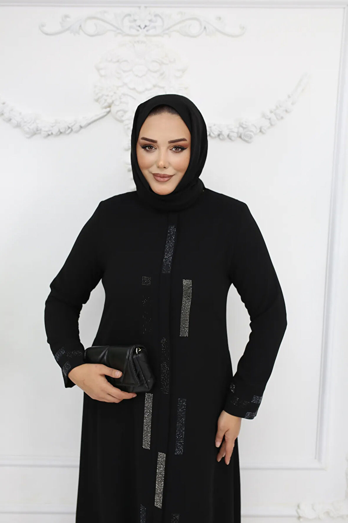 Siyah Taş Işlemeli Fermuarlı Büyük Beden Kadın Ferace - Ahsen Ferace