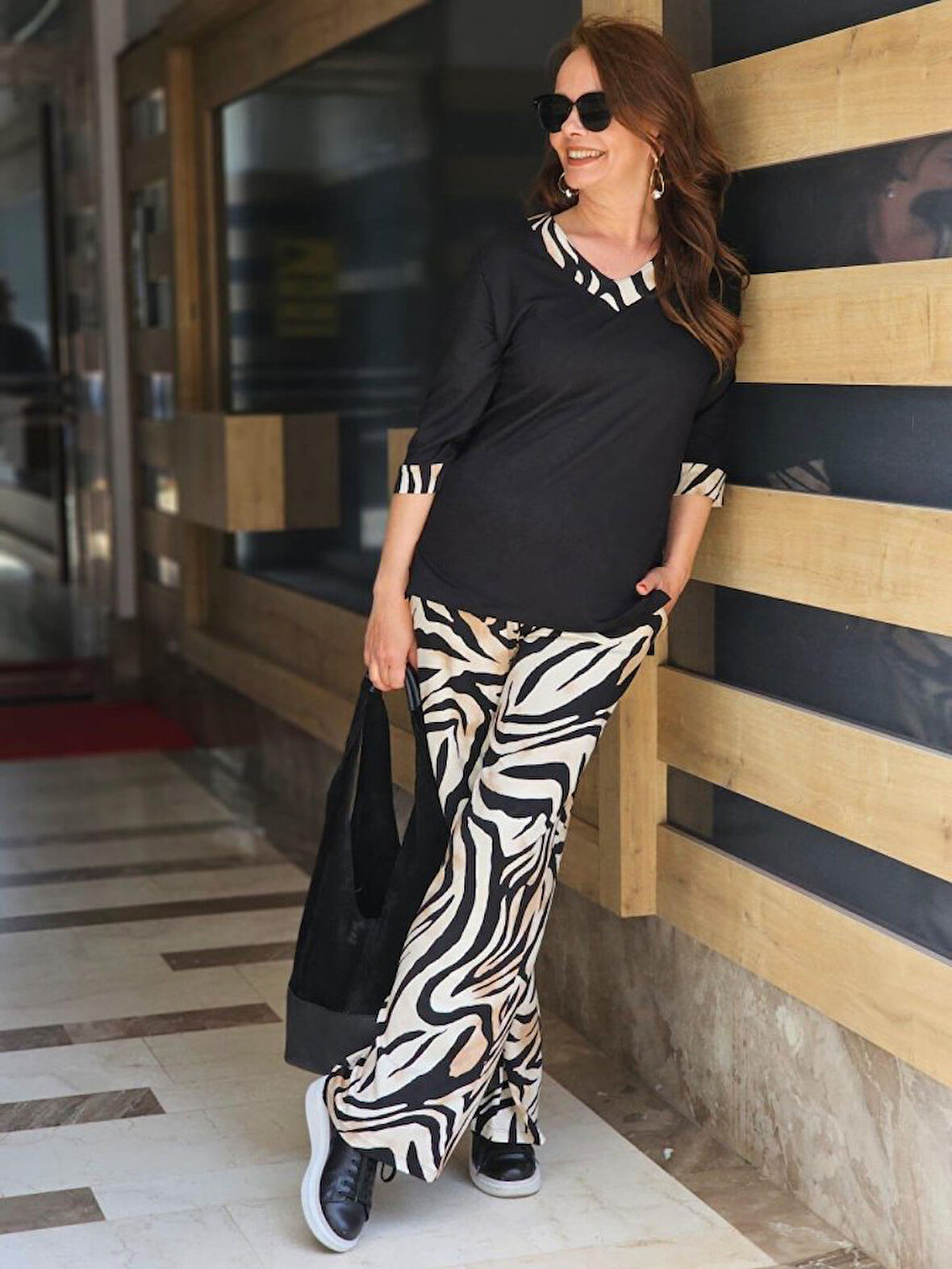 Kadın Kumaş V Yaka Dirsek Kol Zebra Desenli Ikili Takım