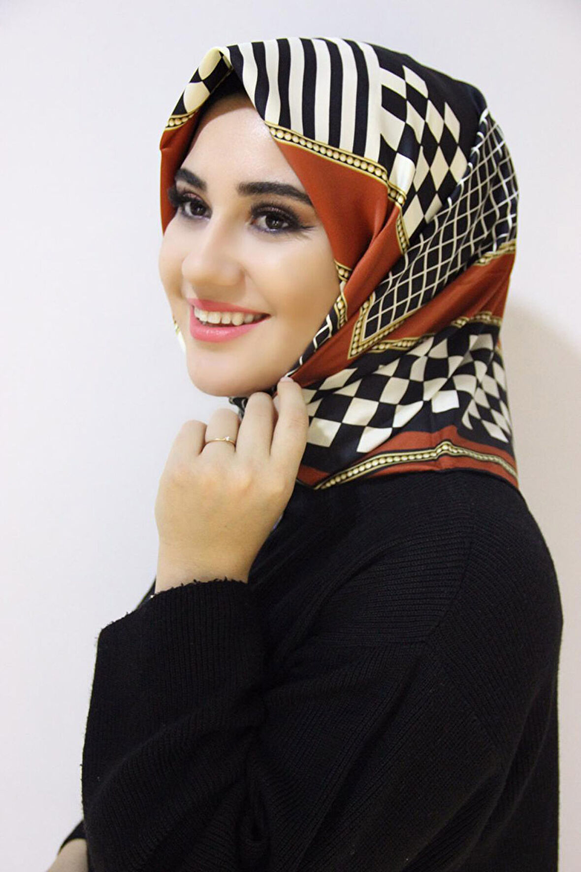 Desenli Eşarp