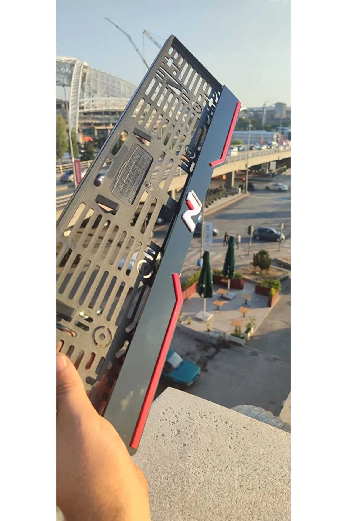 N Model Uyumlu Kırmızı Çizgili Pleksi Plakalık