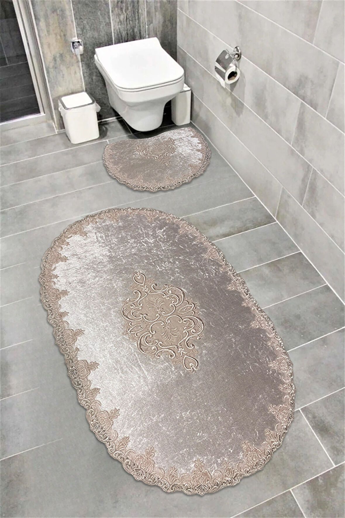 Milas Kaymaz Taban, Kadife Dantel Detaylı 3'lü Süper Lüks Oval Banyo Paspası Seti Pembe
