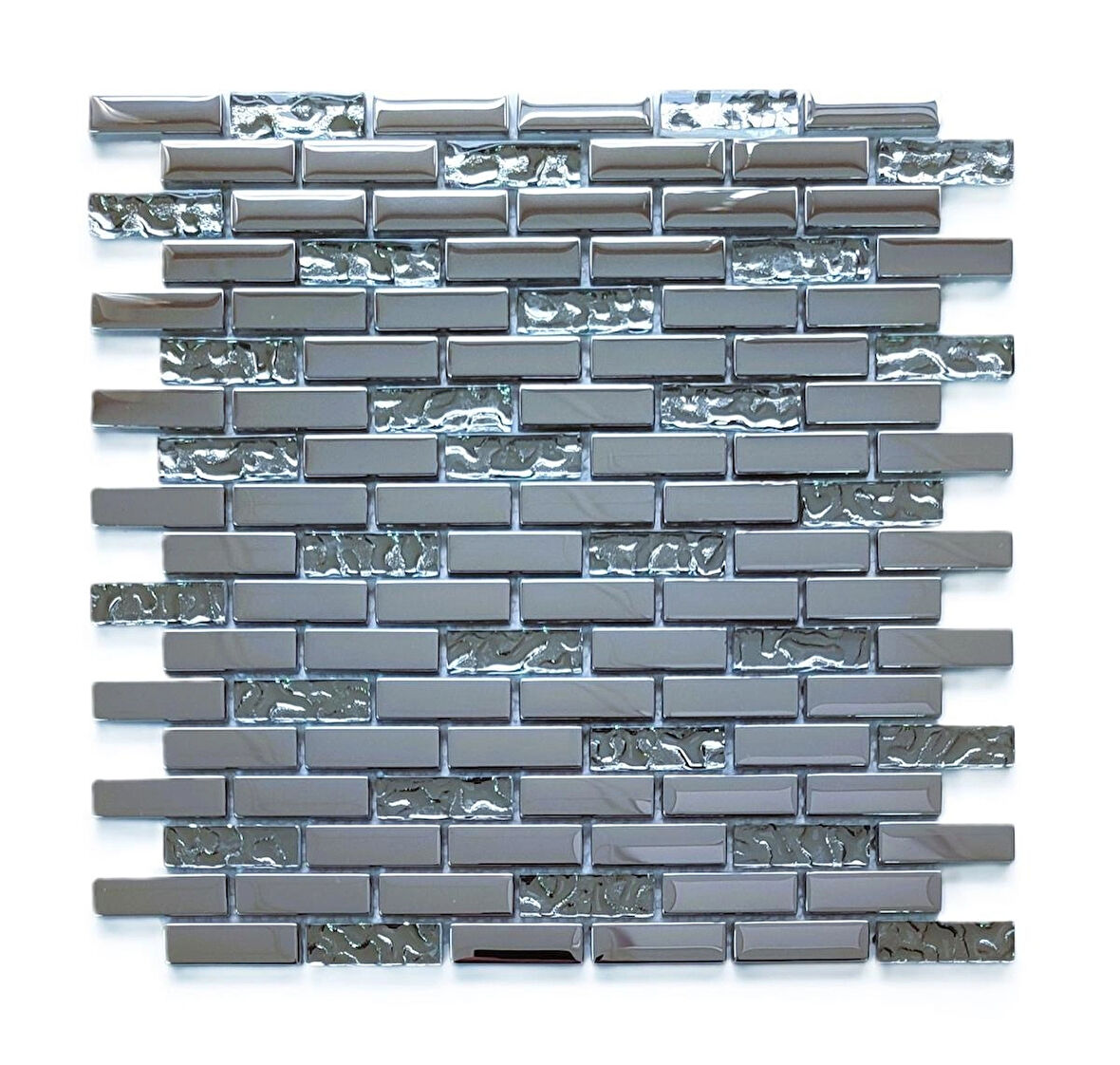 Mutfak tezgah arası ve iç mekan kaplama ve dekorasyon uygulamaları için, 15x48mm. Gümüş Krom, 30x30cm. Fileli Kristal Mozaik.