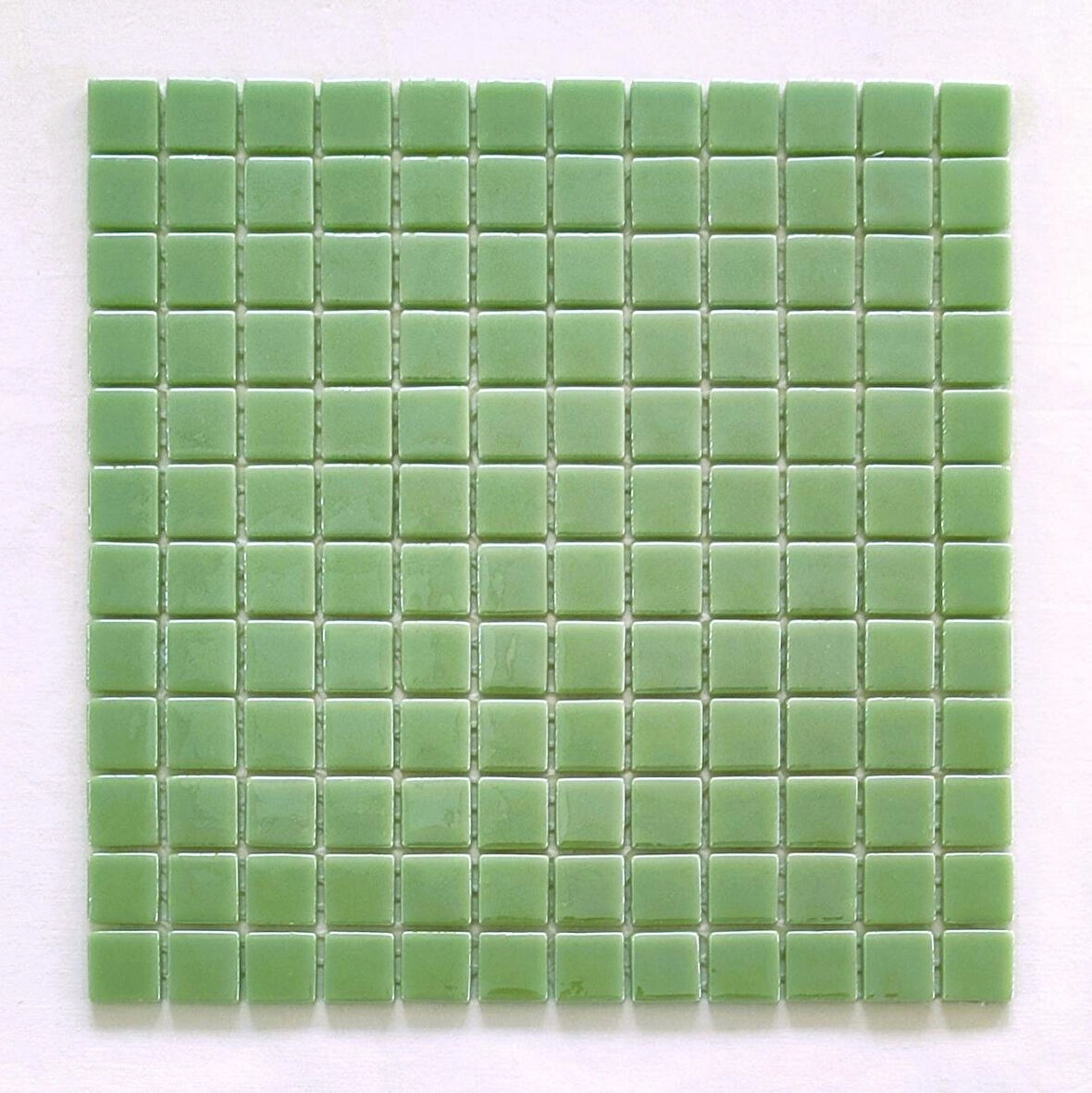 Mutfak tezgah arası, Havuz, Banyo, Sauna, Spa, iç , dış, zemin, duvar, kaplama ve dekorasyon uygulamalarında tüm yüzeyler için, 25x25mm. Mint Yeşili,  31.5x31.5cm. Fileli Cam Mozaik.