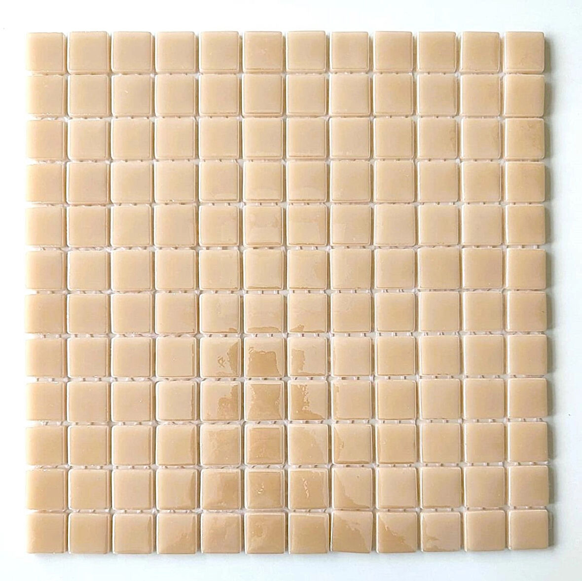 Mutfak tezgah arası, Havuz, Banyo, Sauna, Spa, iç , dış, zemin, duvar, kaplama ve dekorasyon uygulamalarında tüm yüzeyler için, 25x25mm. Bej,  31.5x31.5cm. Fileli Cam Mozaik.