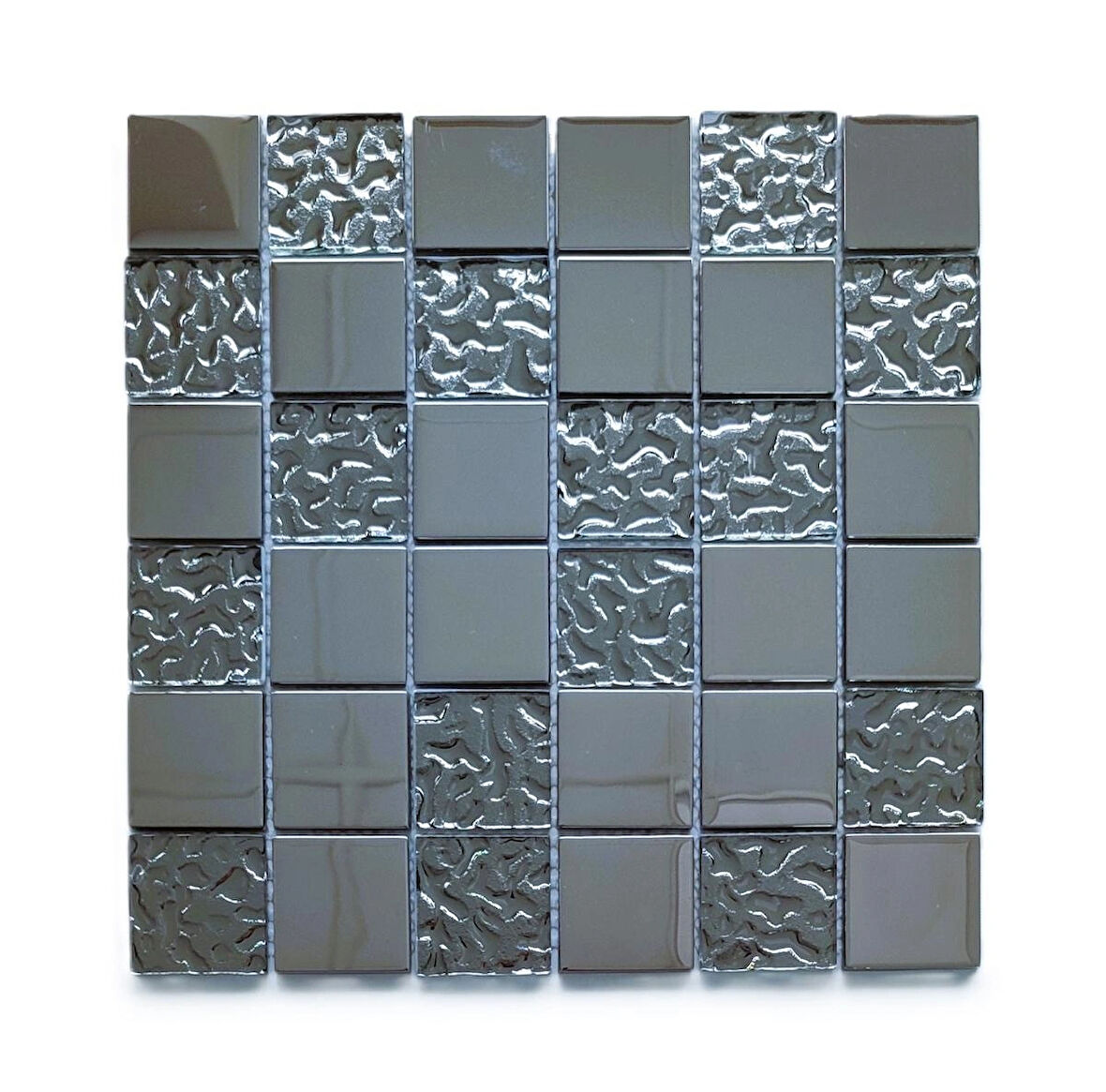 Mutfak tezgah arası ve iç mekan kaplama ve dekorasyon uygulamaları için, 48x48mm. Gümüş Krom, 30x30cm. Fileli Kristal Mozaik.