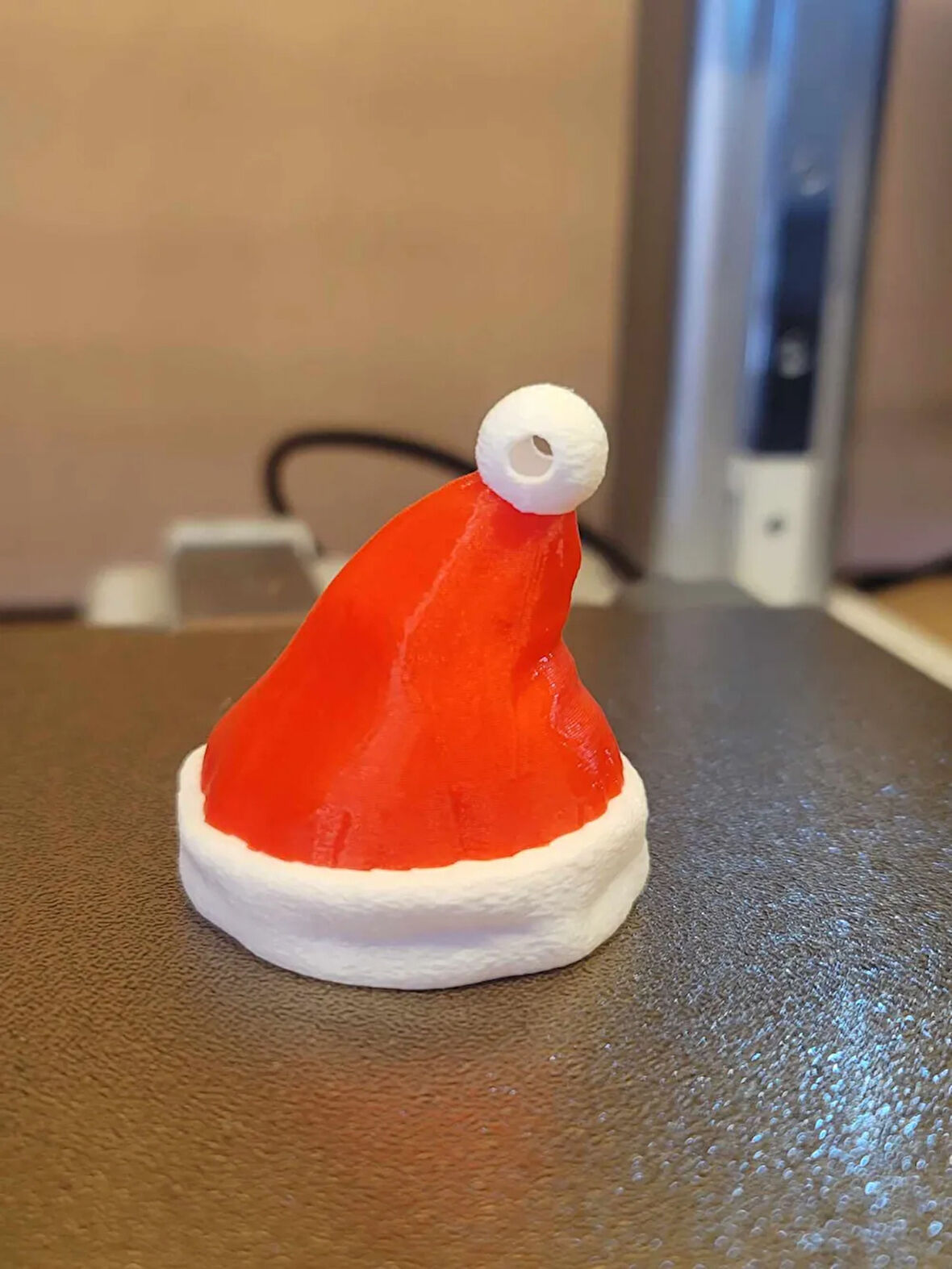 Santa Hat Anahtarı 1 Adet - Çevre Dostu PLA