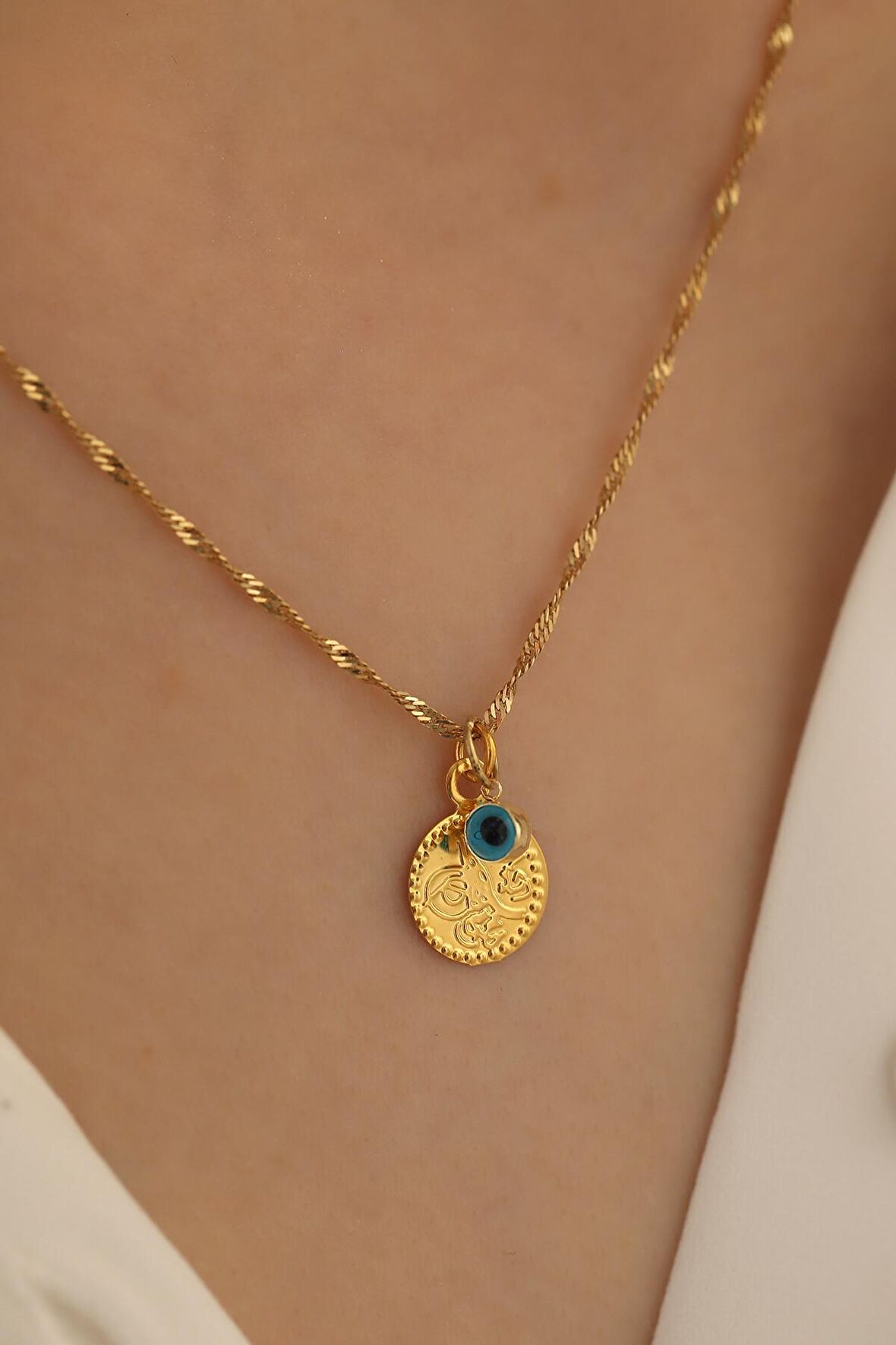 14 Ayar Altın Tuğra Göz Singapur Zincir Kolye