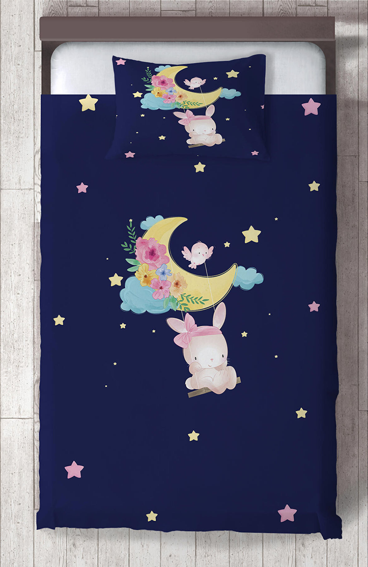 MEKTA HOME BEBEK VE ÇOCUK ODASI Ayda Sallanan Sevimli Hayvan Desenli Yatak Örtüsü