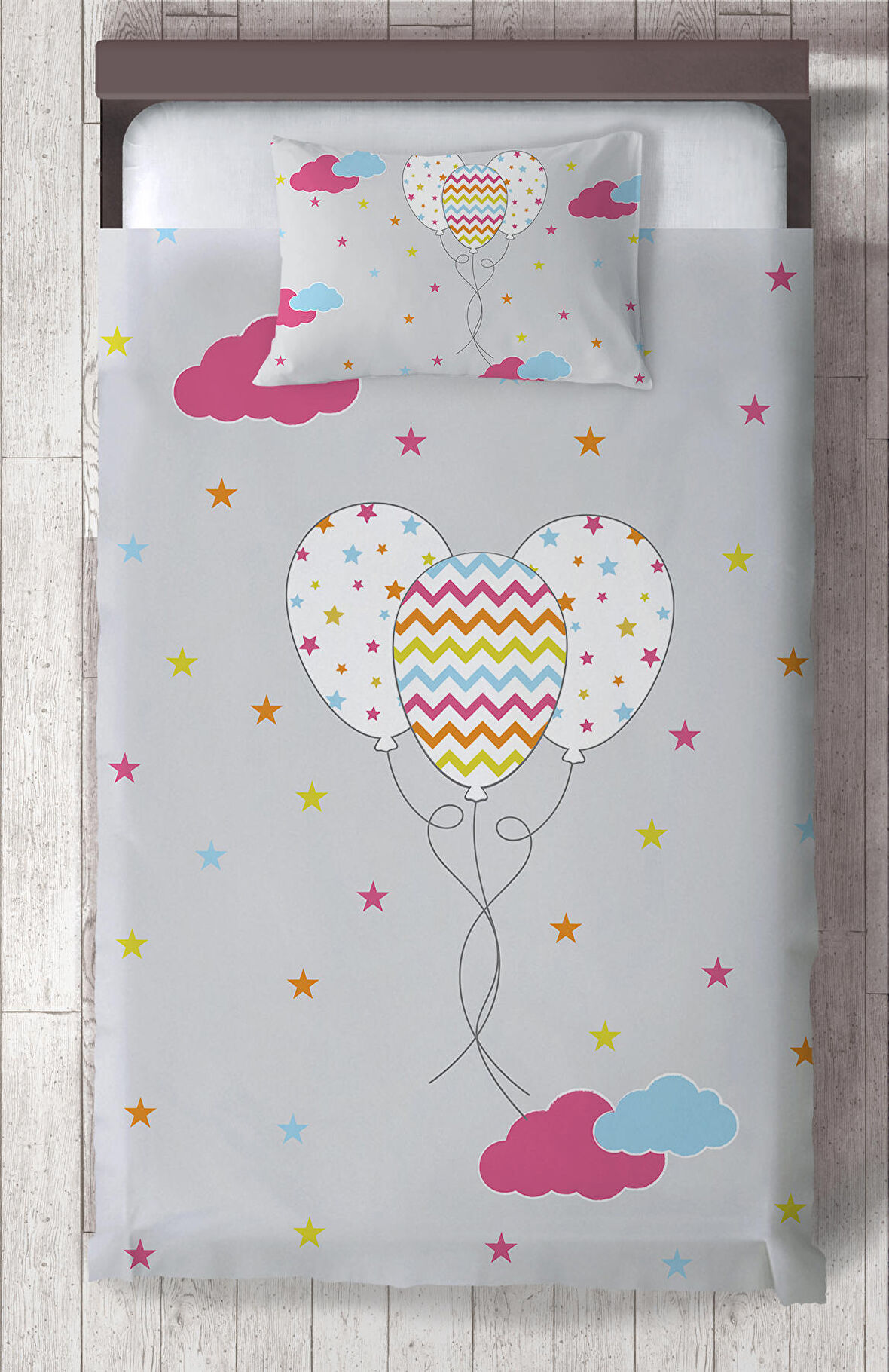 MEKTA HOME BEBEK VE ÇOCUK ODASI Renkli Bulutlu ve Balon Desenli Yatak Örtüsü