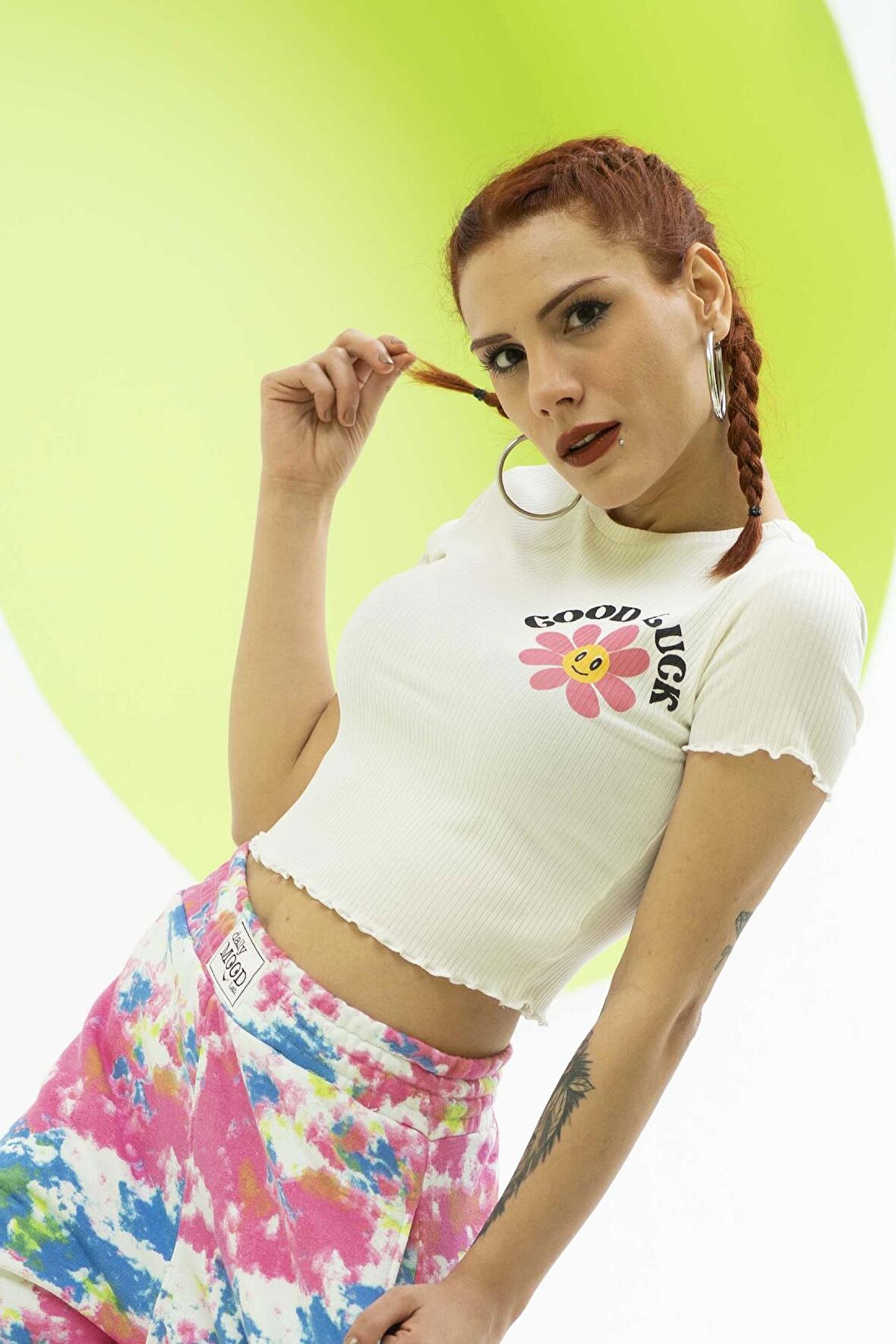 KADIN BASKI DETAYLI CROP T-SHIRT