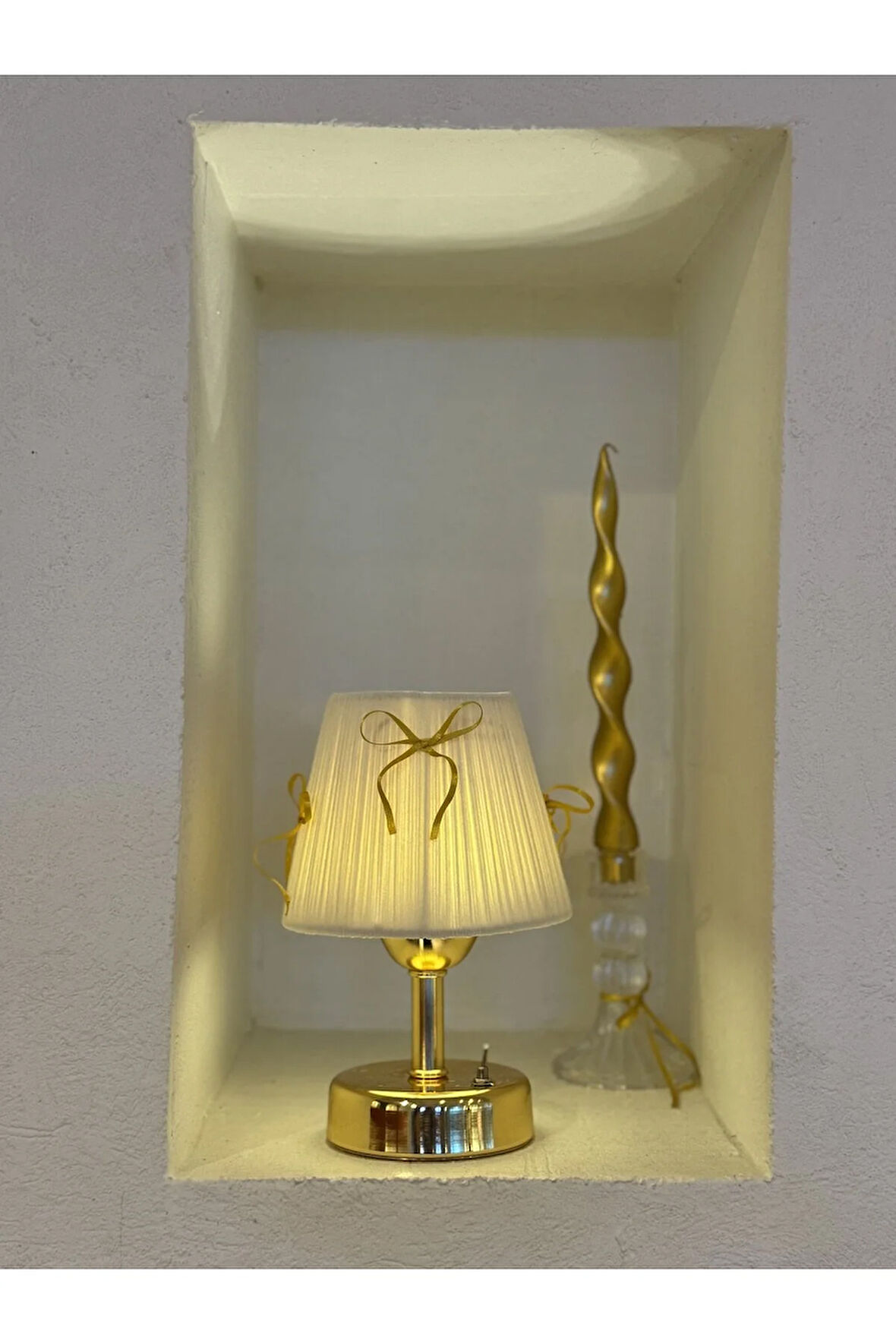 Krem Kadife Süet Gold Fiyonk Kurdele Kablosuz Masa Lambası - Alt Parlak Gold