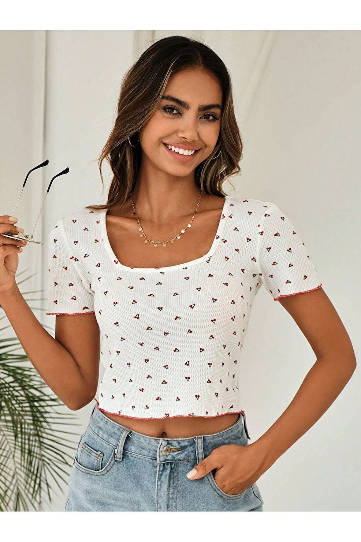 Kadın Kiraz Cherry Baskılı U Yaka Fitted Kısa Kollu Crop Tişört