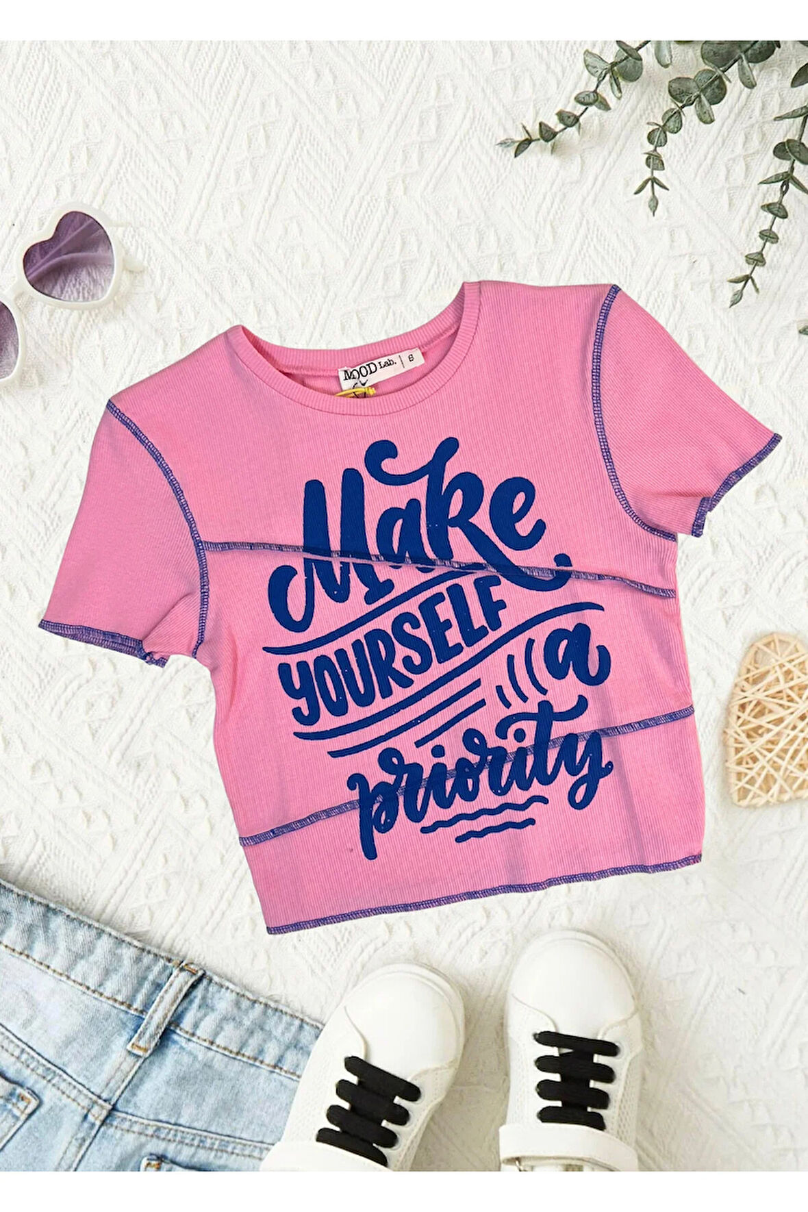 Pembe Kaşkorse Bedeni Saran Kesikli Baskılı Crop Slim Fit Pembe Tişört - Petite