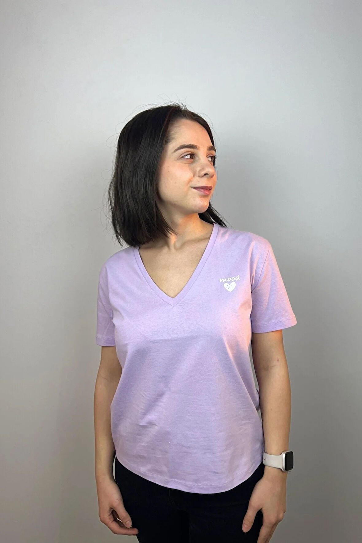 Regular Fit V Yaka Basic Düz Kısa Kollu Tişört Kalp Baskılı