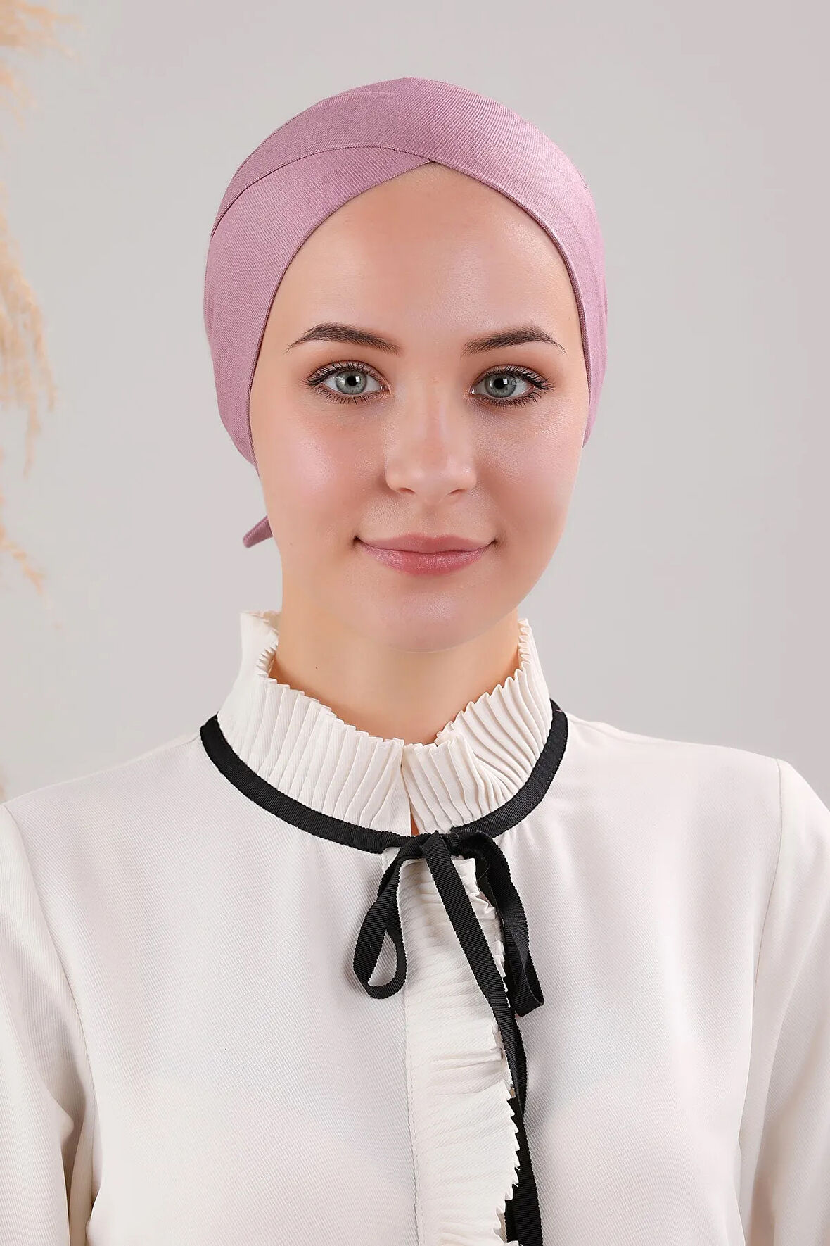 Bağlamalı Dikişsiz Çapraz Bone Pudra