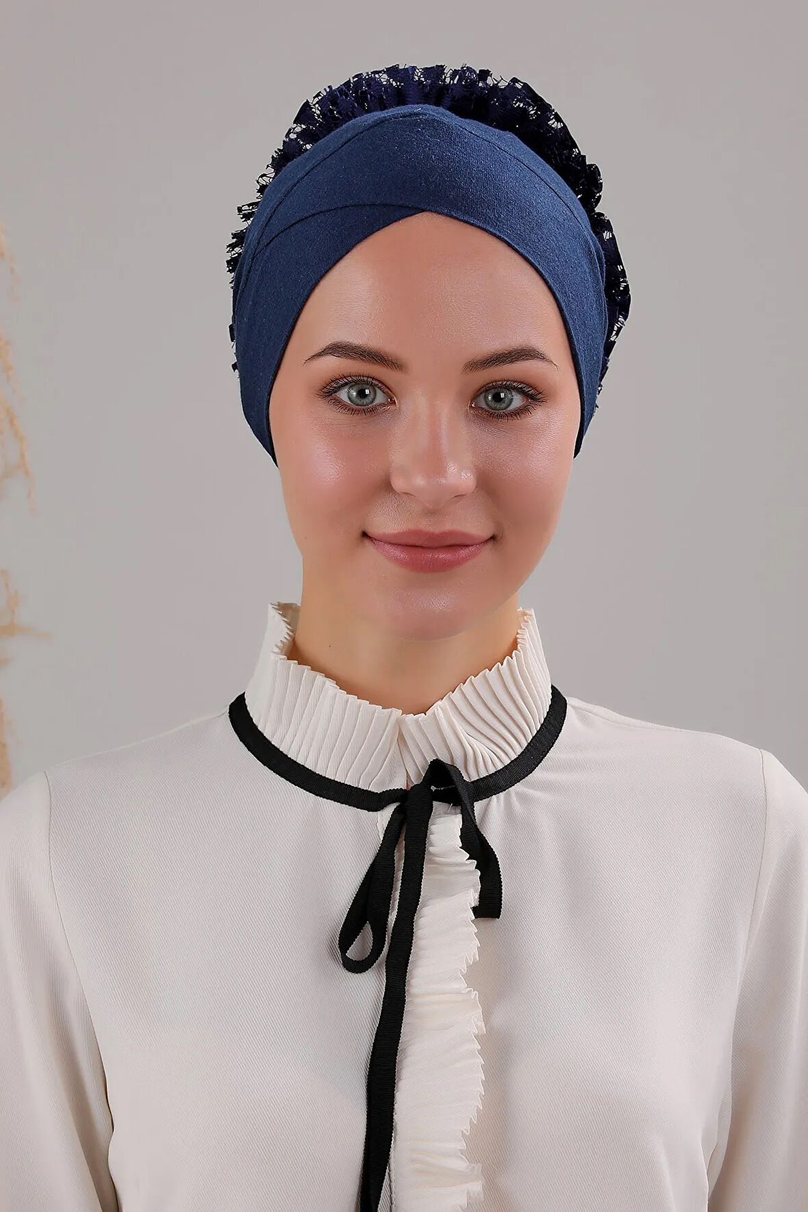 Tesettür Fırfırlı Çapraz Bone Lacivert