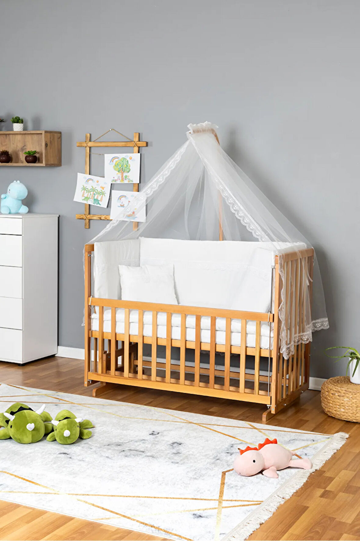 Ahşap Beşik Anne Yanı Beşik Vernikli 70x130 - Beyaz Güpür Uyku Seti + Yataklı