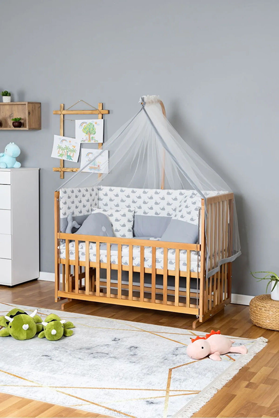 Ahşap Beşik Anne Yanı Beşik Vernikli 70x130 - Gri Balina Uyku Seti + Yataklı