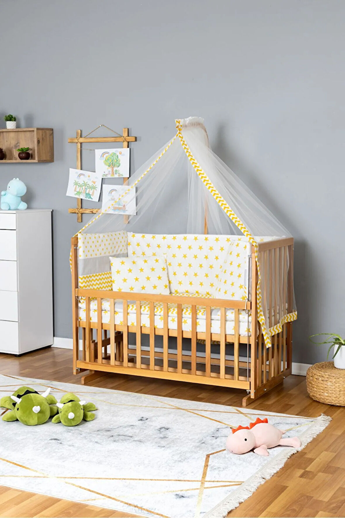 Ahşap Beşik Anne Yanı Beşik Vernikli 70x130 - Sarı Yıldız 1 Yastıklı Uyku Seti + Yataklı