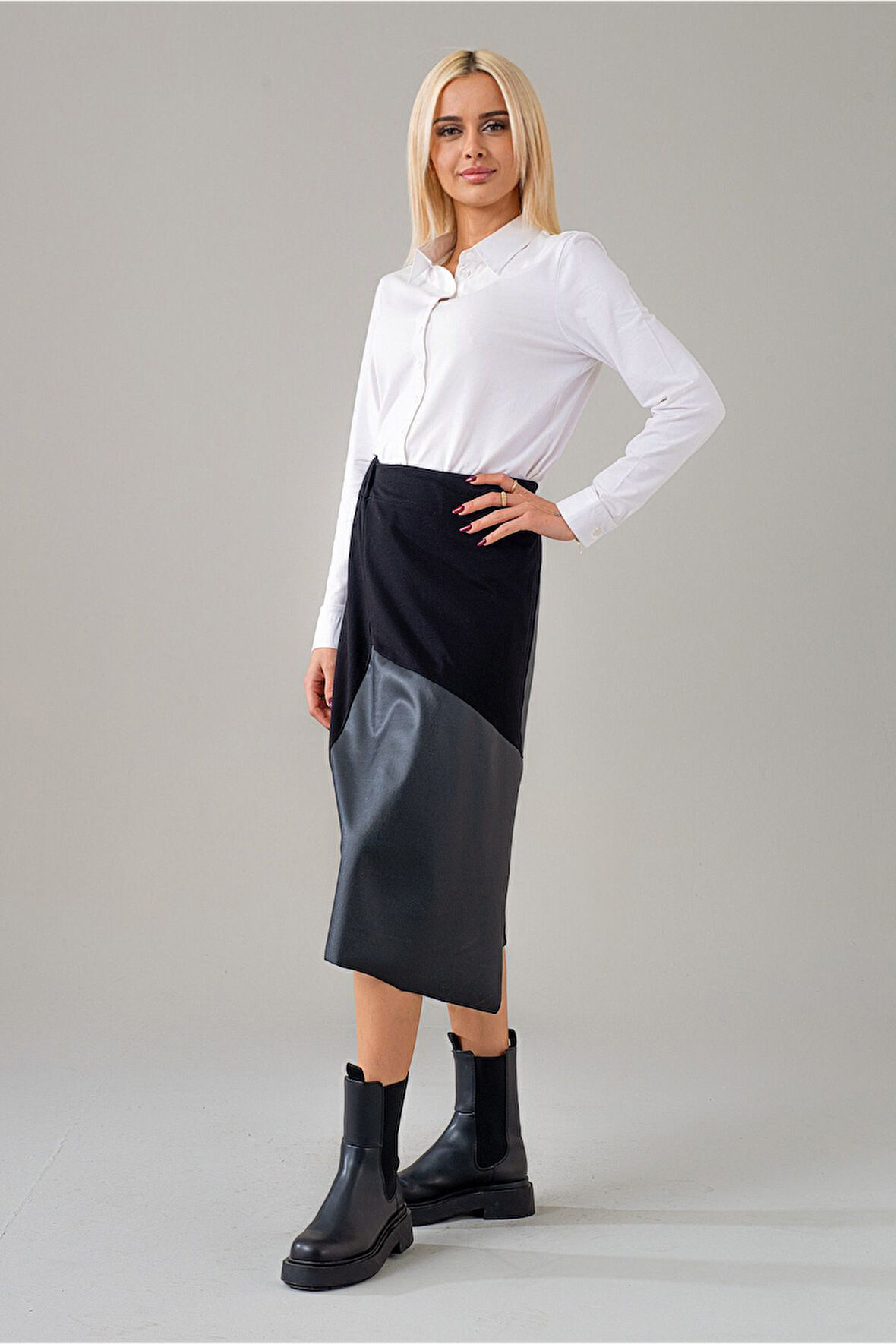 Bold & Young Kadın Siyah Suni Derli Kombinli Beli Lastikli Likralı Örme Kumaş Etek