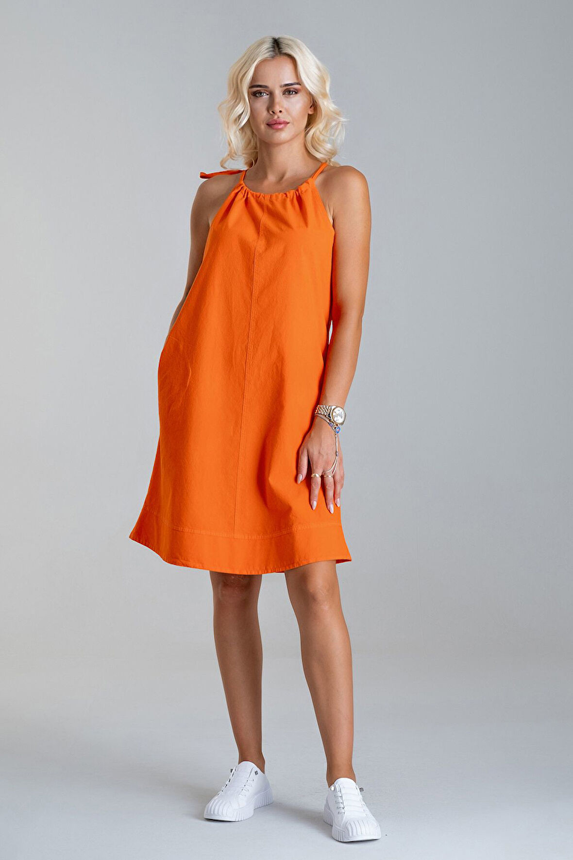 Bold & Young Kadın Etek Ucu Pervazlı Boyundan Bağlamalı Cepli Pamuklu Dokumat Elbise