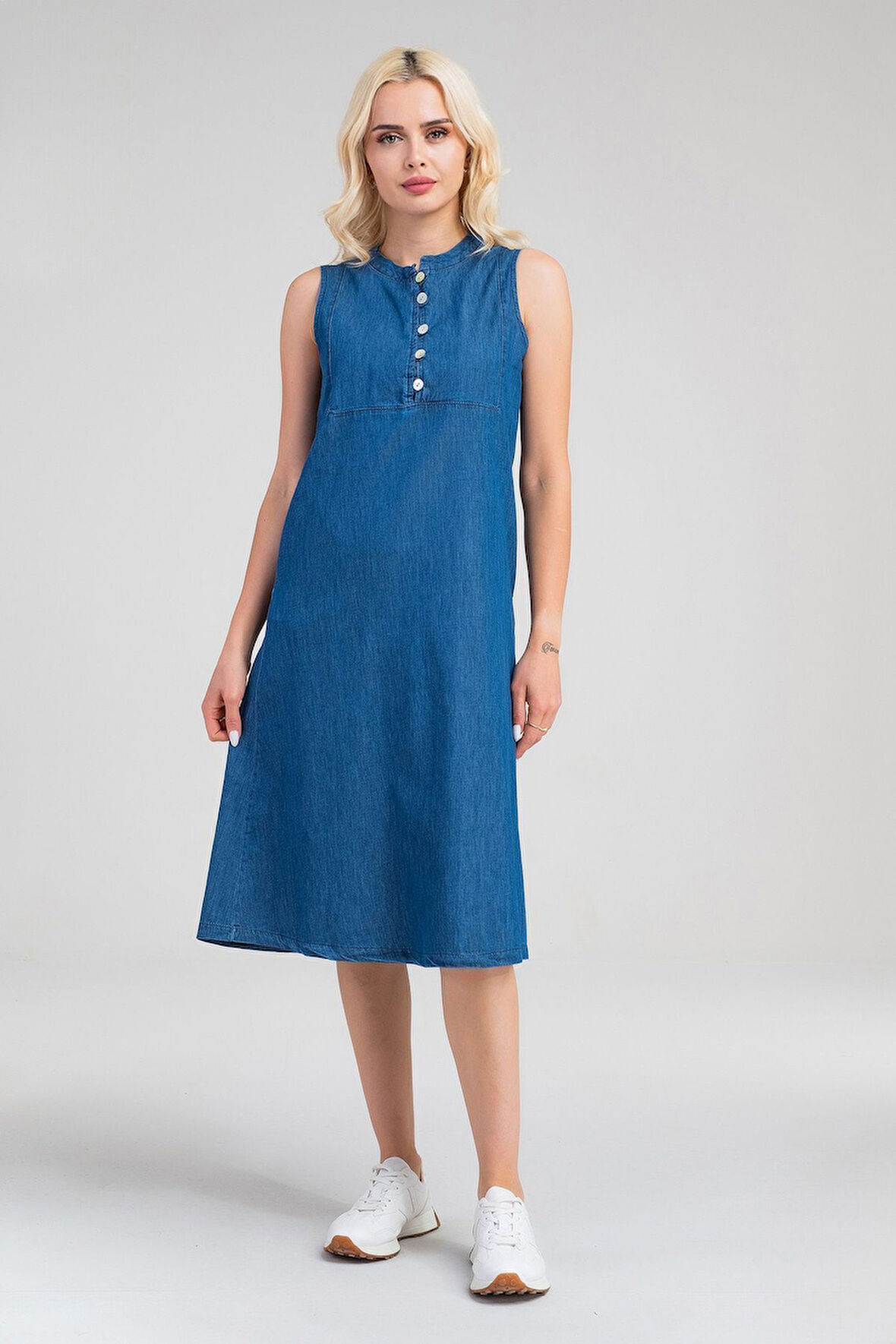 Bold & Young Kadın Pamuk Kumaş  Yarım Pat Brit  Düğmeli Kolsuz Hakim Yaka Cepli İnce  Elbise