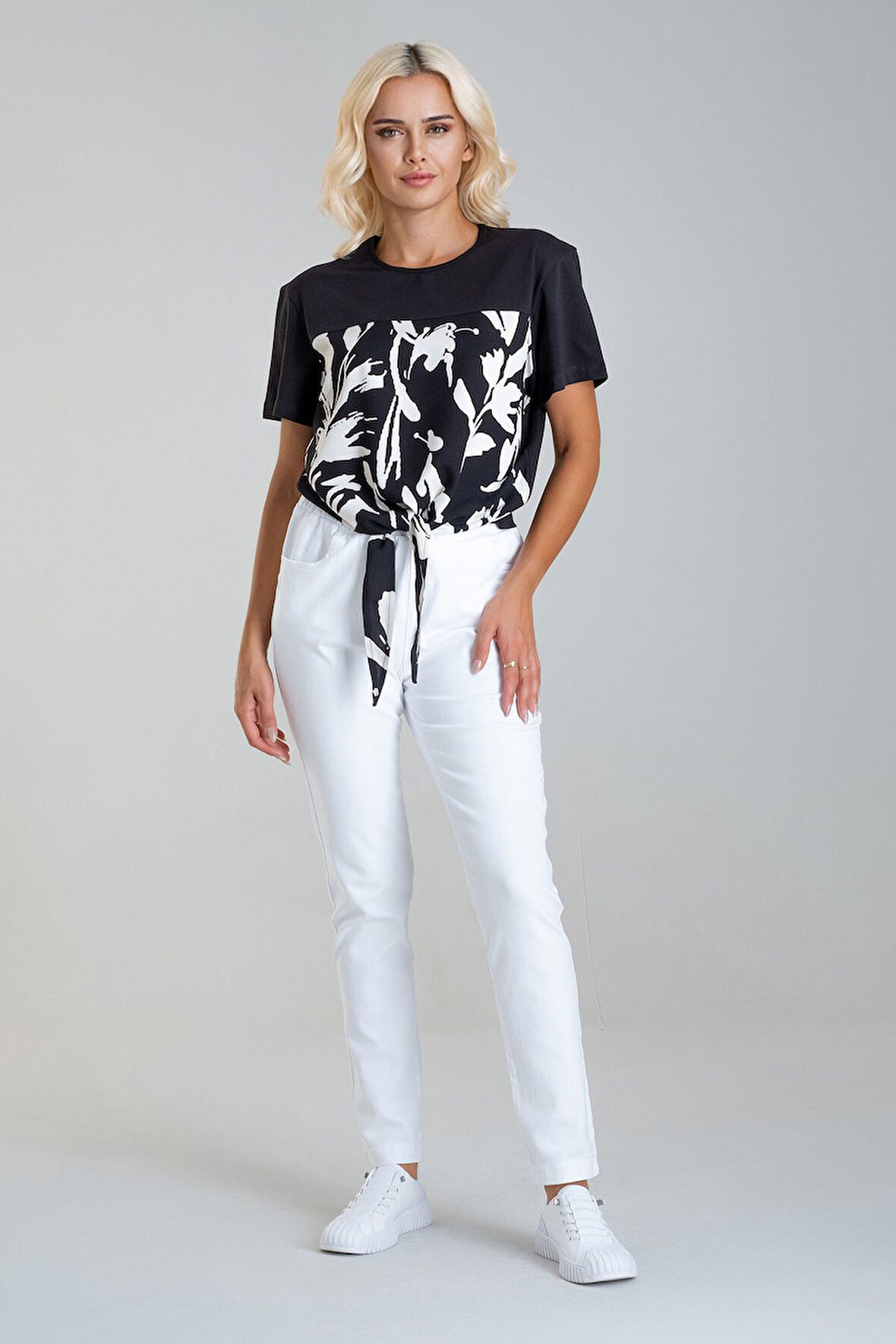 Bold & Young Kadın Bağlamalı Baskılı Viskon Kombinli Likralı Örme Kumaş Sıfır Yaka Tshirt