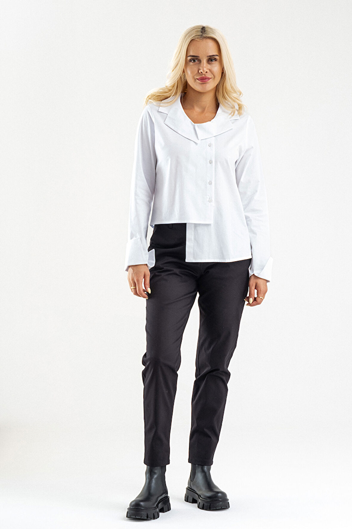 Bold & Young Kadın Manşetli Asimetrik Bebe Yaka  Likrali Pamuklu Bluz