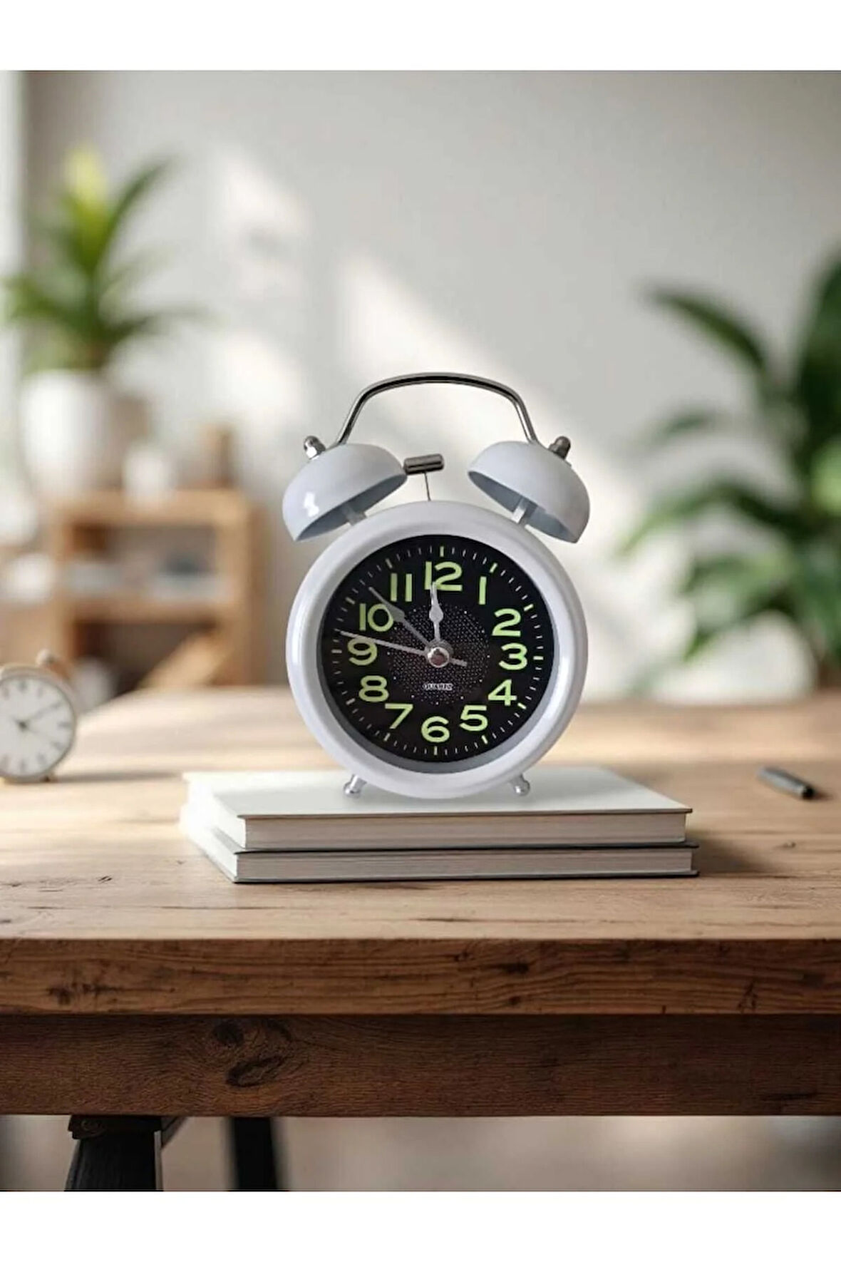 Metal Süper Yüksek Sesli Alarm Saati, Işıklı, Fosforlu, Gece Görünen Kadranlar, Sessiz Saniyeli