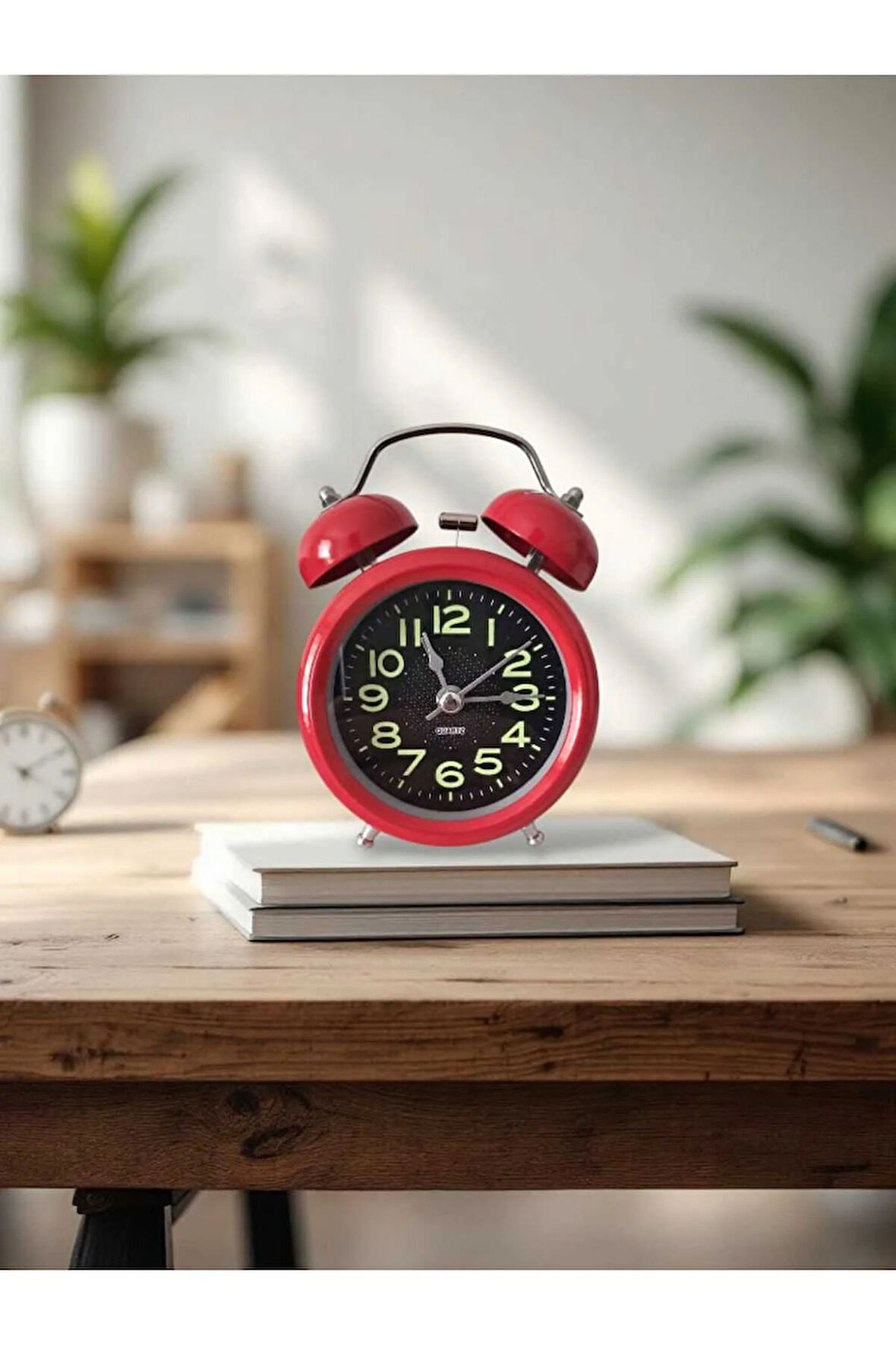 Metal Süper Yüksek Sesli Alarm Saati, Işıklı, Fosforlu, Gece Görünen Kadranlar, Sessiz Saniyeli