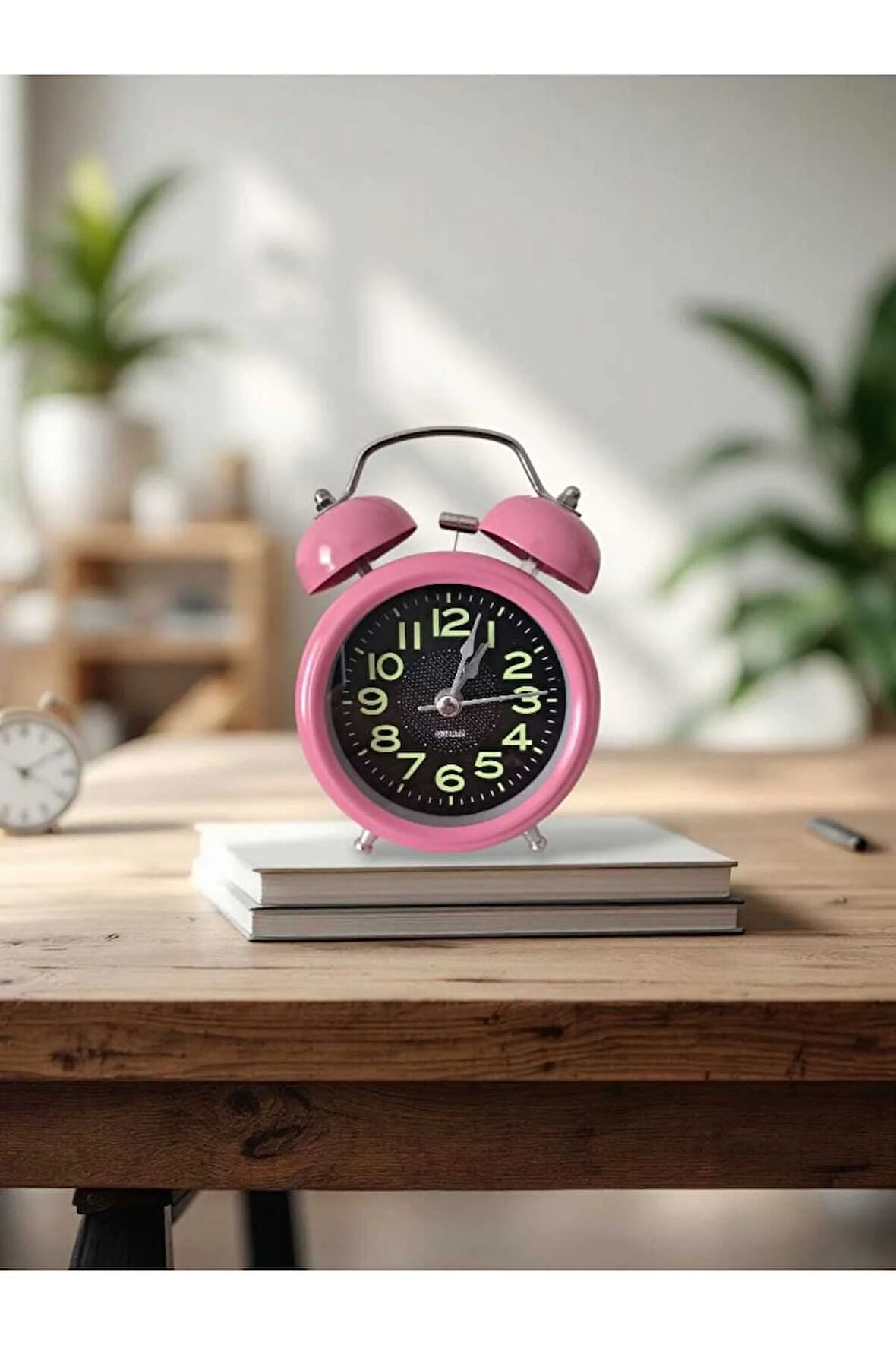 Metal Süper Yüksek Sesli Alarm Saati, Işıklı, Fosforlu, Gece Görünen Kadranlar, Sessiz Saniyeli