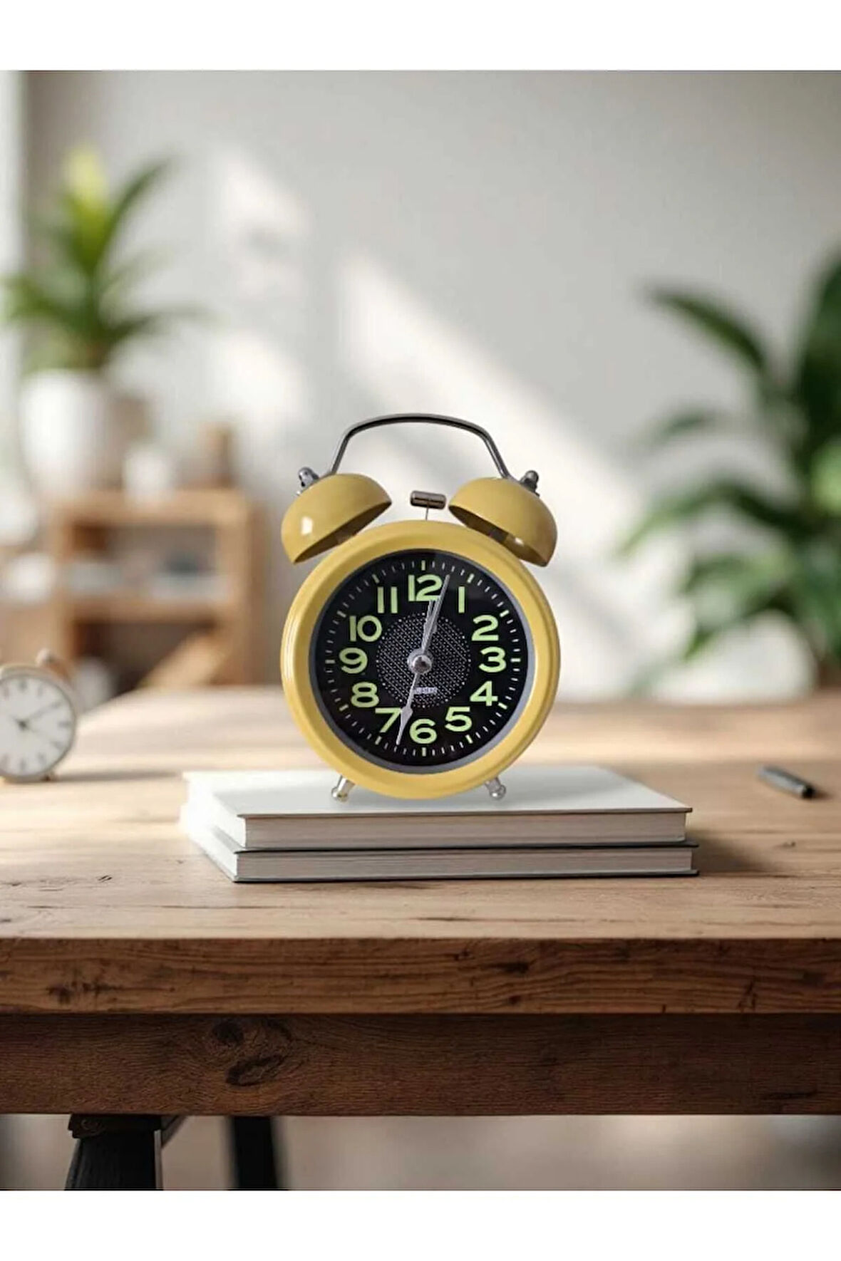 Metal Süper Yüksek Sesli Alarm Saati, Işıklı, Fosforlu, Gece Görünen Kadranlar, Sessiz Saniyeli