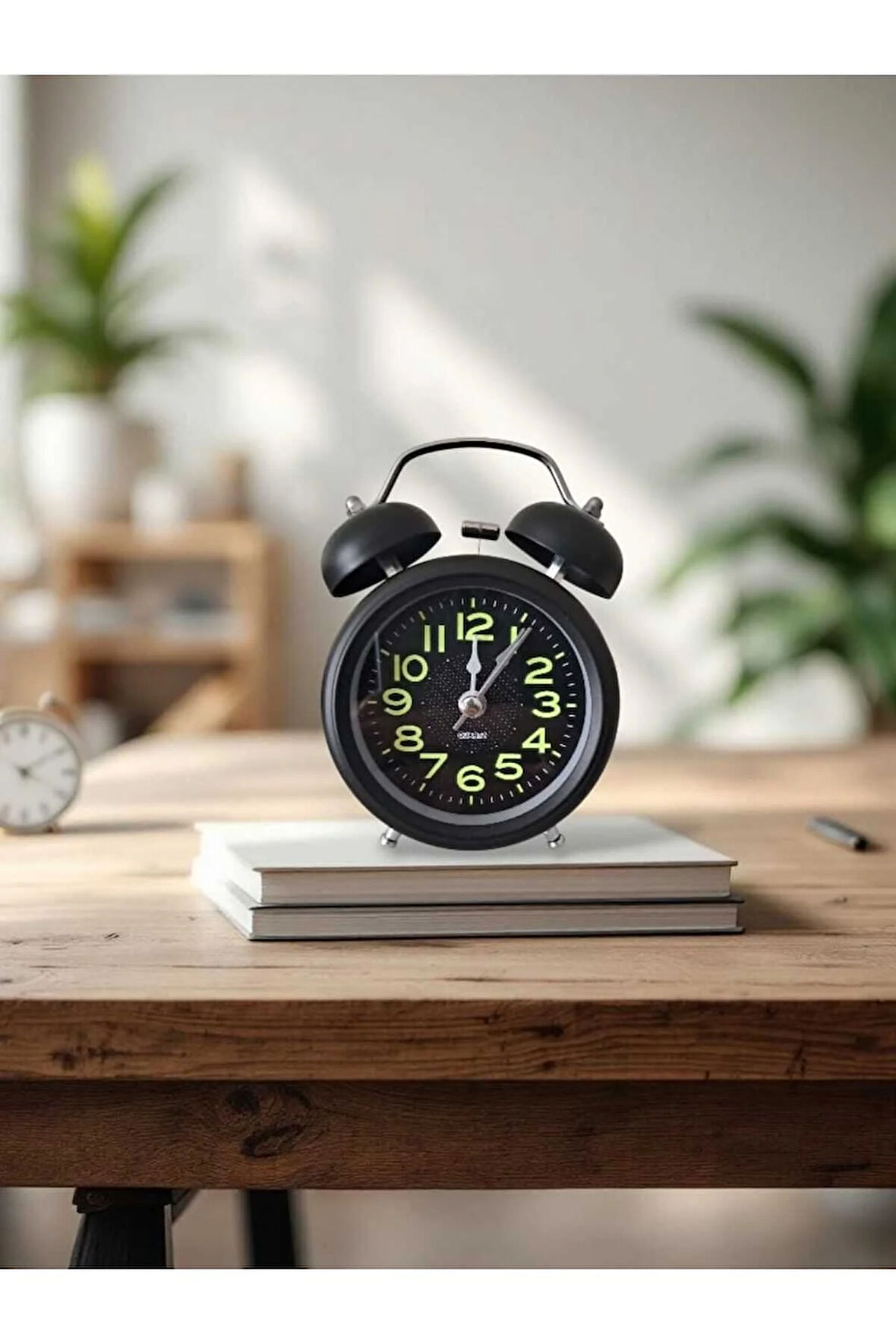 Metal Süper Yüksek Sesli Alarm Saati, Işıklı, Fosforlu, Gece Görünen Kadranlar, Sessiz Saniyeli