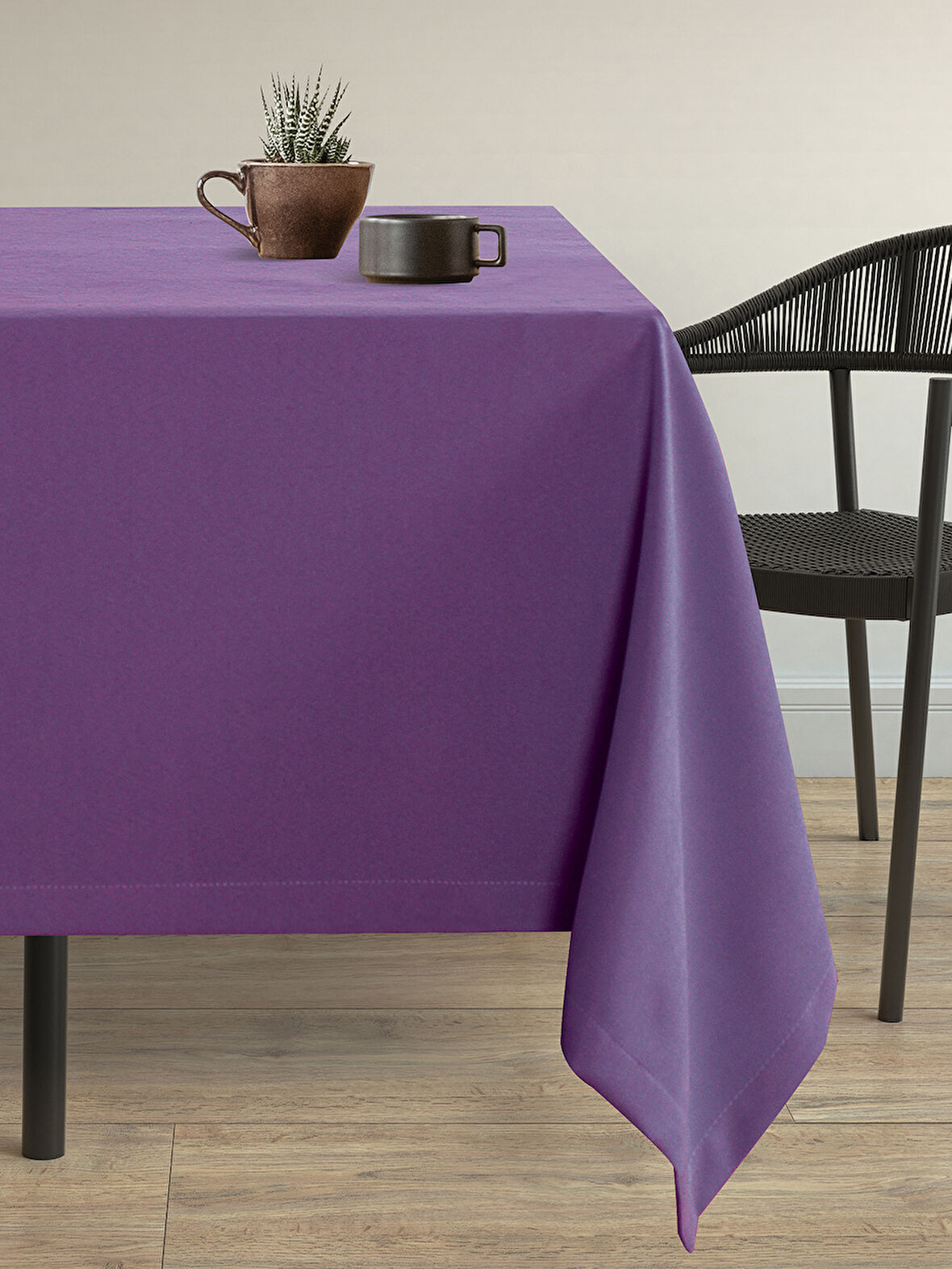 Demor Home Kadife Dokulu Ametist Rengi Dertsiz Masa Örtüsü